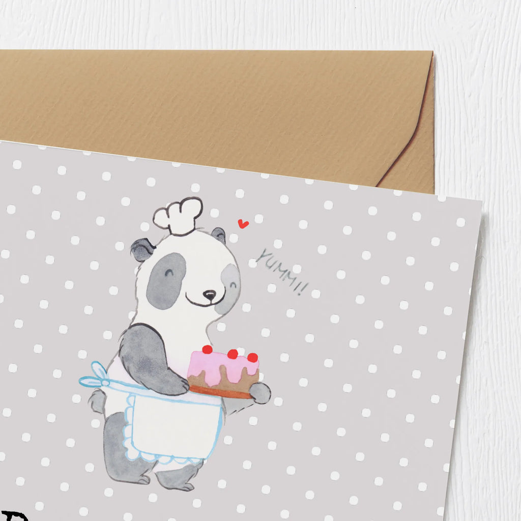 Deluxe Karte Panda Backen Karte, Grußkarte, Klappkarte, Einladungskarte, Glückwunschkarte, Hochzeitskarte, Geburtstagskarte, Hochwertige Grußkarte, Hochwertige Klappkarte, Geschenk, Sport, Sportart, Hobby, Schenken, Danke, Dankeschön, Auszeichnung, Gewinn, Sportler, backen, Hobbybäcker, Kuchen backen