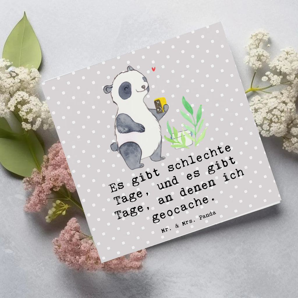 Deluxe Karte Panda Geocaching Karte, Grußkarte, Klappkarte, Einladungskarte, Glückwunschkarte, Hochzeitskarte, Geburtstagskarte, Hochwertige Grußkarte, Hochwertige Klappkarte, Geschenk, Sport, Sportart, Hobby, Schenken, Danke, Dankeschön, Auszeichnung, Gewinn, Sportler, Geocaching, Schatzsuchen, GPS Schnitzeljagd, Opencaching