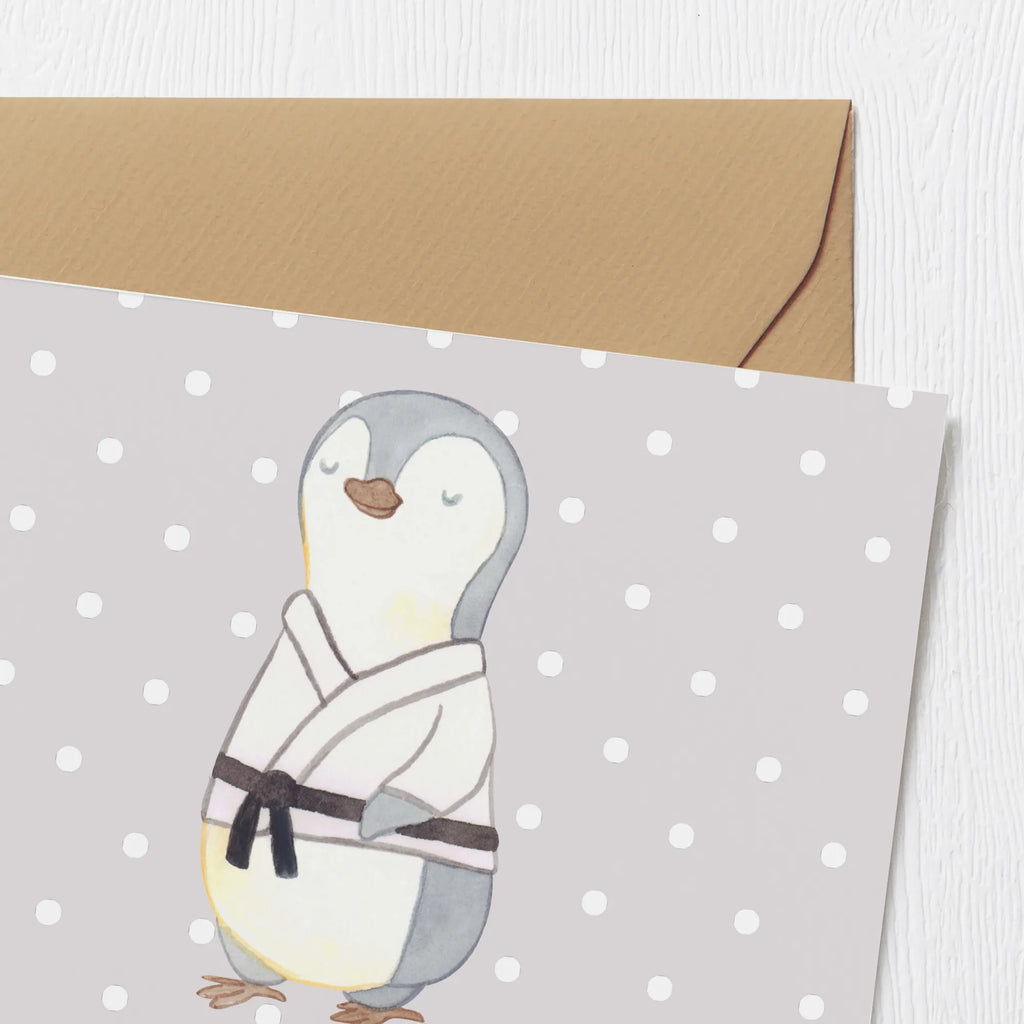 Personalisierte Deluxe Karte Pinguin Karate Personalisierte Grußkarte, Personalisiertere Klappkarte, Personalisierte Einladungskarte, Personalisierte Glückwunschkarte, Personalisierte Hochzeitskarte, Personalisierte Geburtstagskarte, Grußkarte mit Namen, Grußkarte selber drucken, Grußkarte selbst gestalten, Grußkarte mit persönlichen Nachrichten, Grußkarte als Geldgeschenk, Grußkarten personalisiert, Personalisierte Karte, Geschenk, Sport, Sportart, Hobby, Schenken, Danke, Dankeschön, Auszeichnung, Gewinn, Sportler, Karate, Kampfsportart, Selbstverteidigung, Kampfkunst, Karate Verein