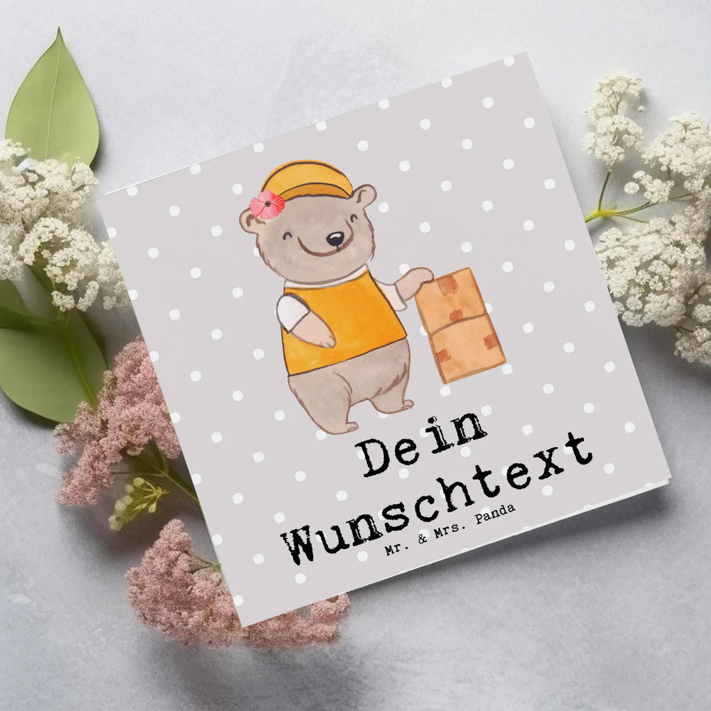 Personalisierte Deluxe Karte Paketzustellerin Herz Personalisierte Grußkarte, Personalisiertere Klappkarte, Personalisierte Einladungskarte, Personalisierte Glückwunschkarte, Personalisierte Hochzeitskarte, Personalisierte Geburtstagskarte, Grußkarte mit Namen, Grußkarte selber drucken, Grußkarte selbst gestalten, Grußkarte mit persönlichen Nachrichten, Grußkarte als Geldgeschenk, Grußkarten personalisiert, Personalisierte Karte, Beruf, Ausbildung, Jubiläum, Abschied, Rente, Kollege, Kollegin, Geschenk, Schenken, Arbeitskollege, Mitarbeiter, Firma, Danke, Dankeschön, Paketzustellerin, Paketbotin, Zustellservice Pakete