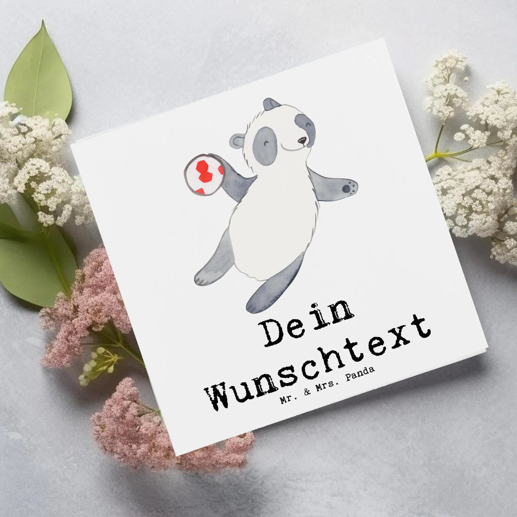 Personalisierte Deluxe Karte Panda Handball spielen Personalisierte Grußkarte, Personalisiertere Klappkarte, Personalisierte Einladungskarte, Personalisierte Glückwunschkarte, Personalisierte Hochzeitskarte, Personalisierte Geburtstagskarte, Grußkarte mit Namen, Grußkarte selber drucken, Grußkarte selbst gestalten, Grußkarte mit persönlichen Nachrichten, Grußkarte als Geldgeschenk, Grußkarten personalisiert, Personalisierte Karte, Geschenk, Sport, Sportart, Hobby, Schenken, Danke, Dankeschön, Auszeichnung, Gewinn, Sportler, Handball spielen, Handball Turnier, Handball Club, Handball Verein