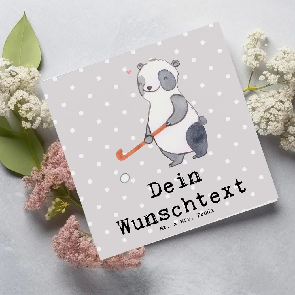 Personalisierte Deluxe Karte Panda Hockey spielen Personalisierte Grußkarte, Personalisiertere Klappkarte, Personalisierte Einladungskarte, Personalisierte Glückwunschkarte, Personalisierte Hochzeitskarte, Personalisierte Geburtstagskarte, Grußkarte mit Namen, Grußkarte selber drucken, Grußkarte selbst gestalten, Grußkarte mit persönlichen Nachrichten, Grußkarte als Geldgeschenk, Grußkarten personalisiert, Personalisierte Karte, Geschenk, Sport, Sportart, Hobby, Schenken, Danke, Dankeschön, Auszeichnung, Gewinn, Sportler, Hockey spielen, Feldhockey, Hockeyschläger, Hockey Verein