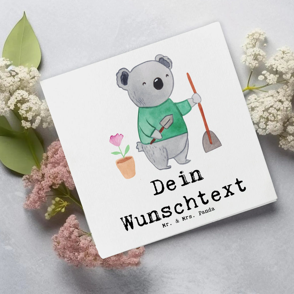 Personalisierte Deluxe Karte Garten- und Landschaftsbauerin Herz Personalisierte Grußkarte, Personalisiertere Klappkarte, Personalisierte Einladungskarte, Personalisierte Glückwunschkarte, Personalisierte Hochzeitskarte, Personalisierte Geburtstagskarte, Grußkarte mit Namen, Grußkarte selber drucken, Grußkarte selbst gestalten, Grußkarte mit persönlichen Nachrichten, Grußkarte als Geldgeschenk, Grußkarten personalisiert, Personalisierte Karte, Beruf, Ausbildung, Jubiläum, Abschied, Rente, Kollege, Kollegin, Geschenk, Schenken, Arbeitskollege, Mitarbeiter, Firma, Danke, Dankeschön, Gärtnerin, Gartenplaner, Gärtnerei, Gartenbau, Hobbygärtnerin, Garten- und Landschaftsbauerin