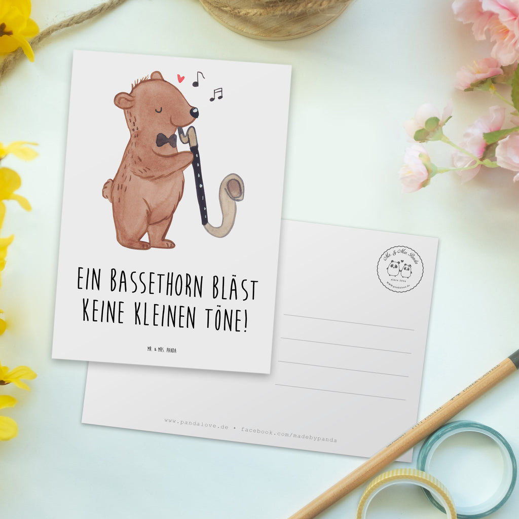 Postkarte Ein Bassethorn bläst keine kleinen Töne! Postkarte, Karte, Geschenkkarte, Grußkarte, Einladung, Ansichtskarte, Geburtstagskarte, Einladungskarte, Dankeskarte, Ansichtskarten, Einladung Geburtstag, Einladungskarten Geburtstag, Instrumente, Geschenke Musiker, Musikliebhaber