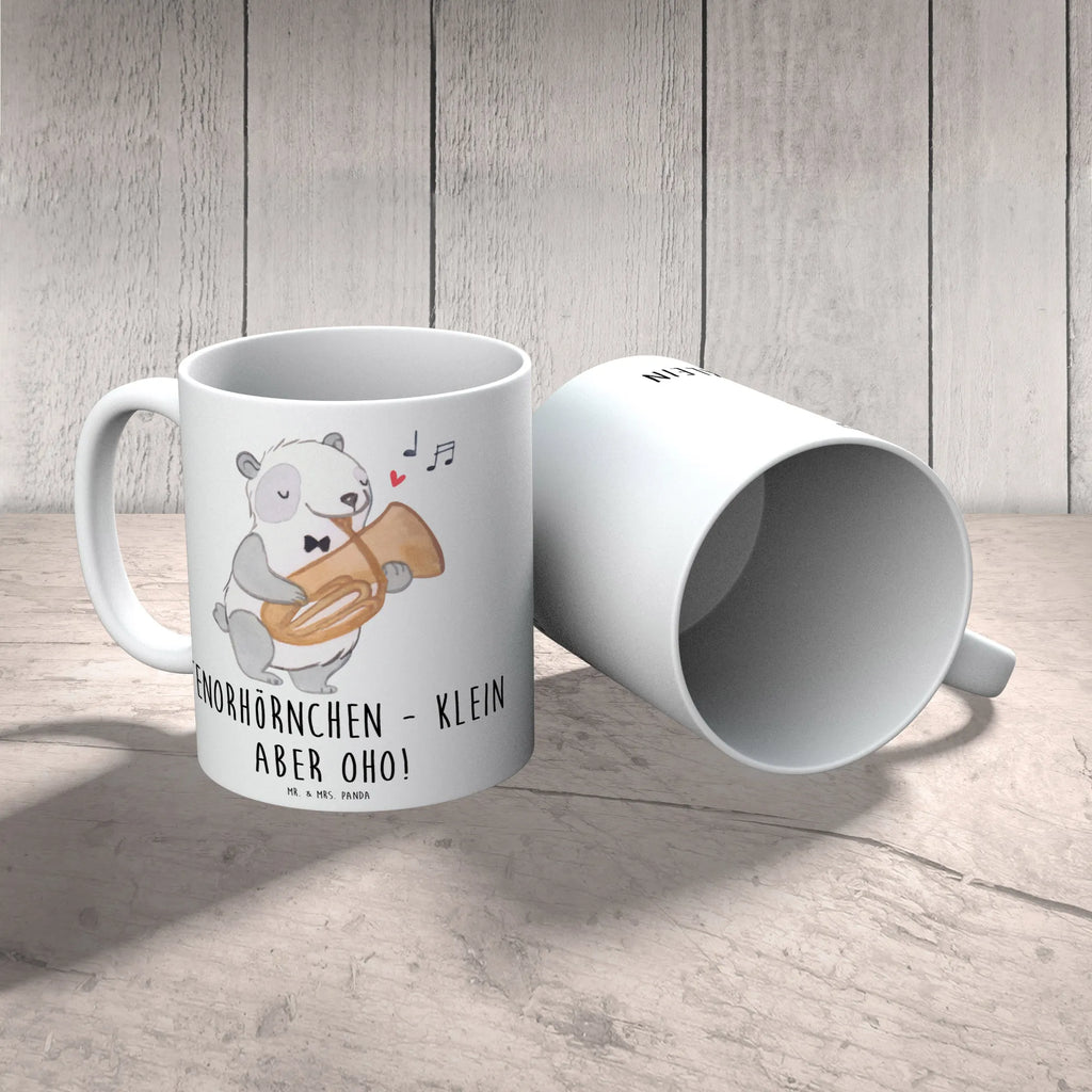 Mug Tenorhörnchen - klein aber oho! Tasse, Kaffeetasse, Teetasse, Becher, Kaffeebecher, Teebecher, Keramiktasse, Porzellantasse, Büro Tasse, Geschenk Tasse, Tasse Sprüche, Tasse Motive, Kaffeetassen, Tasse bedrucken, Designer Tasse, Cappuccino Tassen, Schöne Teetassen, Instrumente, Geschenke Musiker, Musikliebhaber