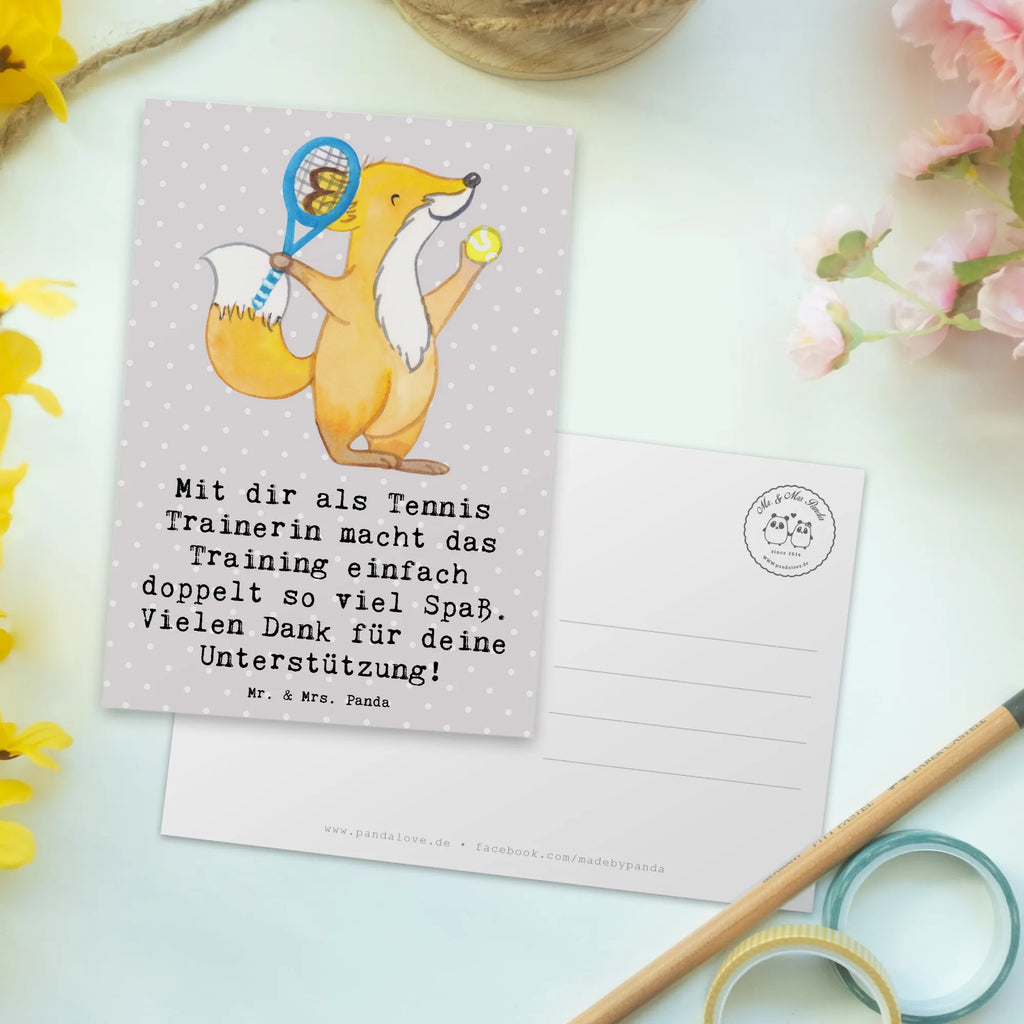 Postkarte Tennis Trainerin Spaß Postkarte, Karte, Geschenkkarte, Grußkarte, Einladung, Ansichtskarte, Geburtstagskarte, Einladungskarte, Dankeskarte, Ansichtskarten, Einladung Geburtstag, Einladungskarten Geburtstag, Geschenk, Sport, Sportart, Hobby, Schenken, Danke, Dankeschön, Auszeichnung, Gewinn, Sportler