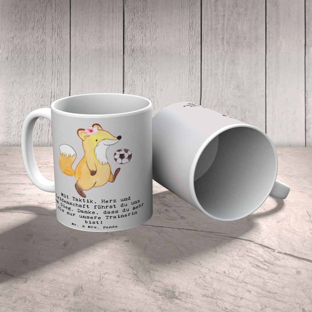 Tasse Fussball Trainerin Tasse, Kaffeetasse, Teetasse, Becher, Kaffeebecher, Teebecher, Keramiktasse, Porzellantasse, Büro Tasse, Geschenk Tasse, Tasse Sprüche, Tasse Motive, Kaffeetassen, Tasse bedrucken, Designer Tasse, Cappuccino Tassen, Schöne Teetassen, Geschenk, Sport, Sportart, Hobby, Schenken, Danke, Dankeschön, Auszeichnung, Gewinn, Sportler