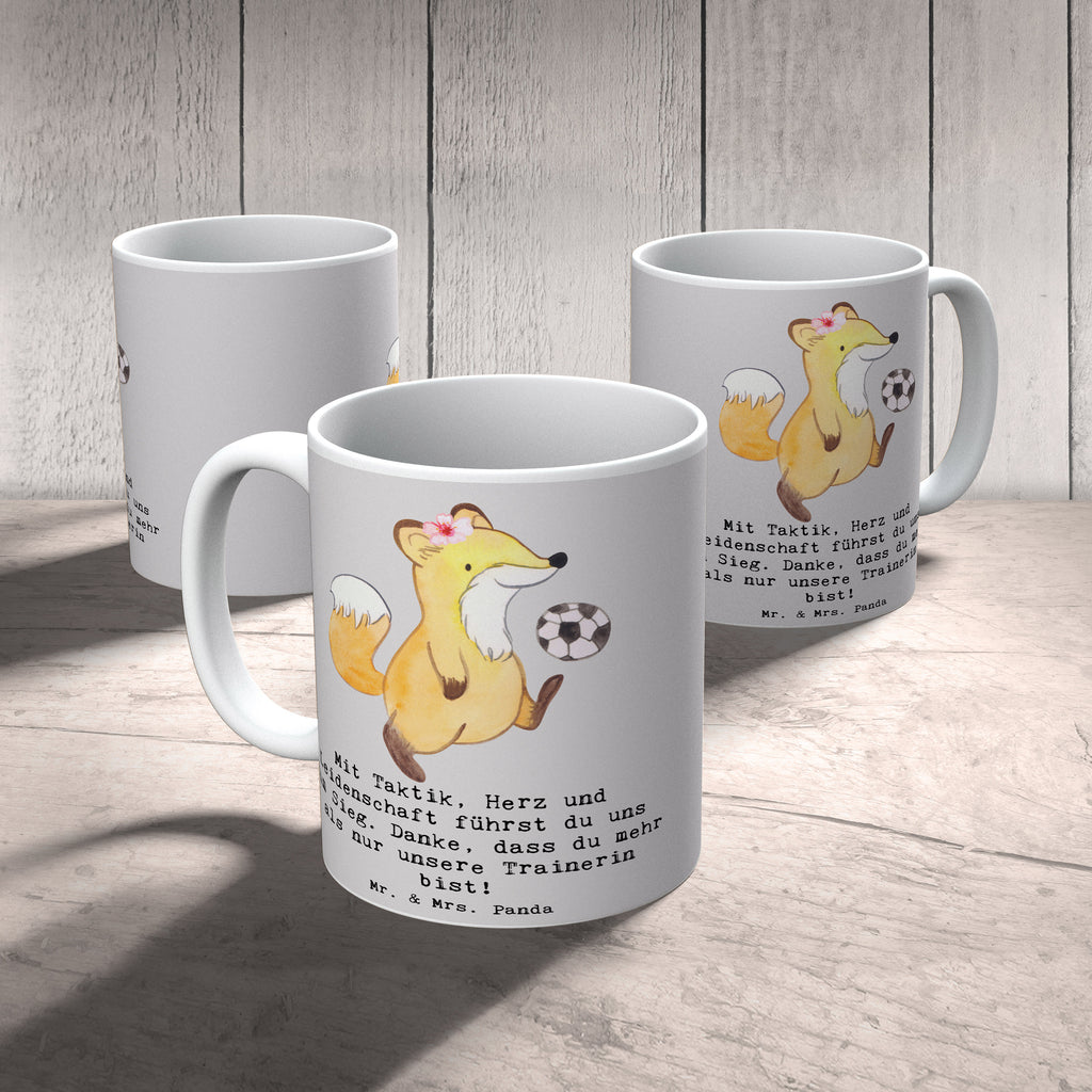 Tasse Fussball Trainerin Tasse, Kaffeetasse, Teetasse, Becher, Kaffeebecher, Teebecher, Keramiktasse, Porzellantasse, Büro Tasse, Geschenk Tasse, Tasse Sprüche, Tasse Motive, Kaffeetassen, Tasse bedrucken, Designer Tasse, Cappuccino Tassen, Schöne Teetassen, Geschenk, Sport, Sportart, Hobby, Schenken, Danke, Dankeschön, Auszeichnung, Gewinn, Sportler