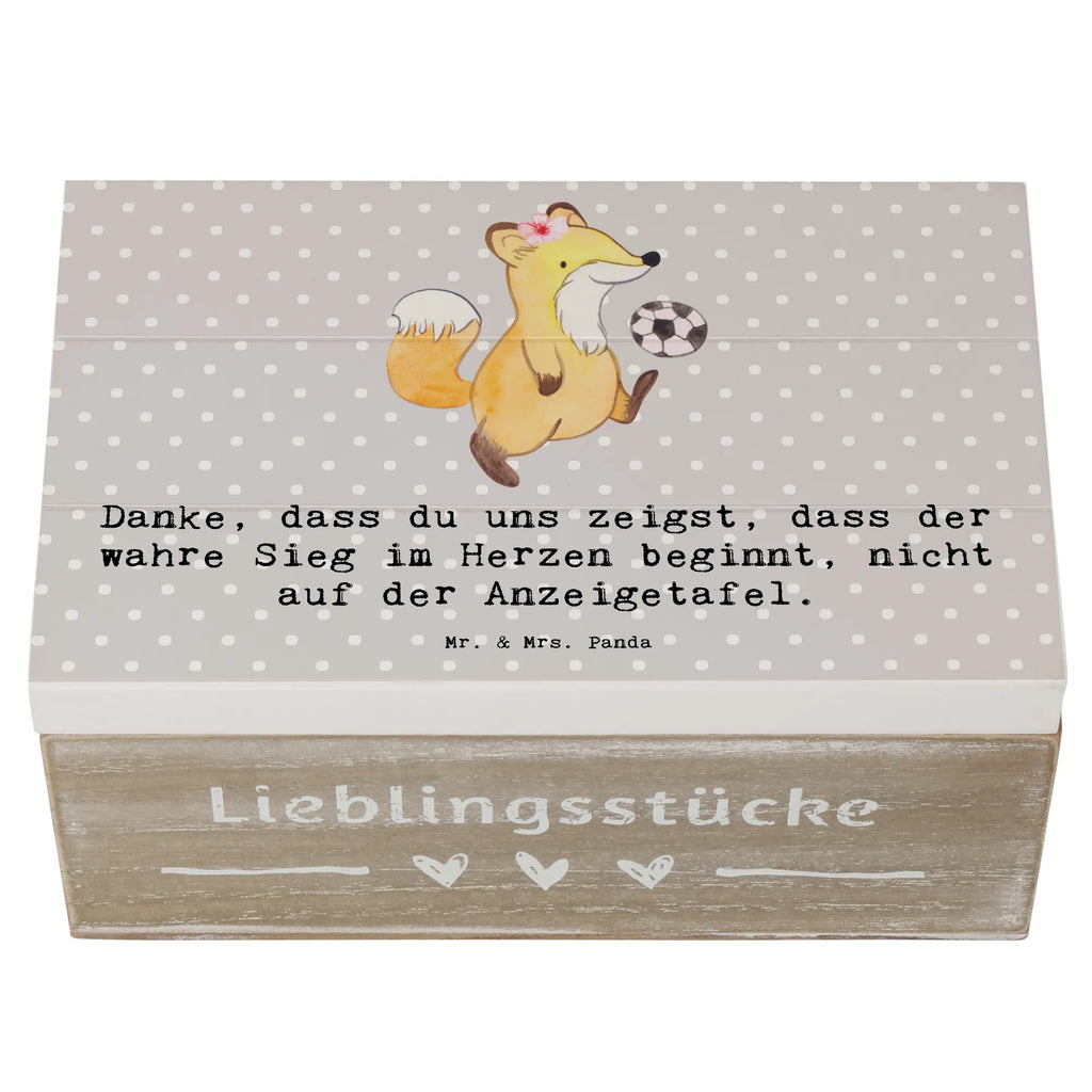 Holzkiste Fussball Trainerin Herzsieg Holzkiste, Kiste, Schatzkiste, Truhe, Schatulle, XXL, Erinnerungsbox, Erinnerungskiste, Dekokiste, Aufbewahrungsbox, Geschenkbox, Geschenkdose, Geschenk, Sport, Sportart, Hobby, Schenken, Danke, Dankeschön, Auszeichnung, Gewinn, Sportler