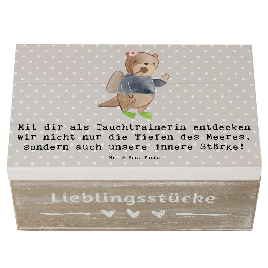 Holzkiste Tauch Trainerin Stärke Holzkiste, Kiste, Schatzkiste, Truhe, Schatulle, XXL, Erinnerungsbox, Erinnerungskiste, Dekokiste, Aufbewahrungsbox, Geschenkbox, Geschenkdose, Geschenk, Sport, Sportart, Hobby, Schenken, Danke, Dankeschön, Auszeichnung, Gewinn, Sportler