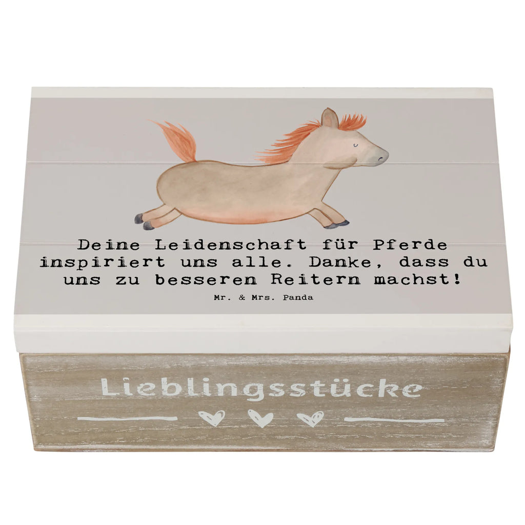 Holzkiste Reitsport Trainerin Inspiration Holzkiste, Kiste, Schatzkiste, Truhe, Schatulle, XXL, Erinnerungsbox, Erinnerungskiste, Dekokiste, Aufbewahrungsbox, Geschenkbox, Geschenkdose, Geschenk, Sport, Sportart, Hobby, Schenken, Danke, Dankeschön, Auszeichnung, Gewinn, Sportler