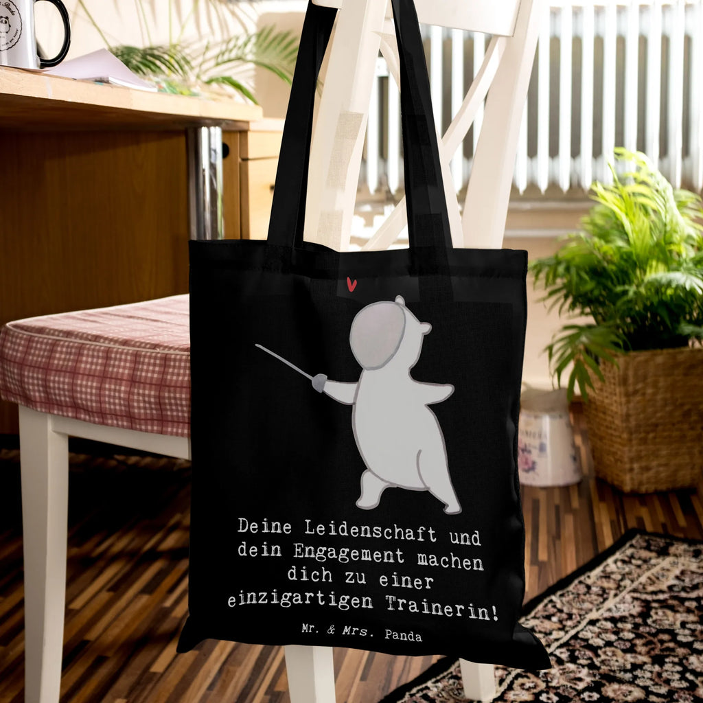 Tragetasche Fechten Trainerin Einzigartig Beuteltasche, Beutel, Einkaufstasche, Jutebeutel, Stoffbeutel, Tasche, Shopper, Umhängetasche, Strandtasche, Schultertasche, Stofftasche, Tragetasche, Badetasche, Jutetasche, Einkaufstüte, Laptoptasche, Geschenk, Sport, Sportart, Hobby, Schenken, Danke, Dankeschön, Auszeichnung, Gewinn, Sportler