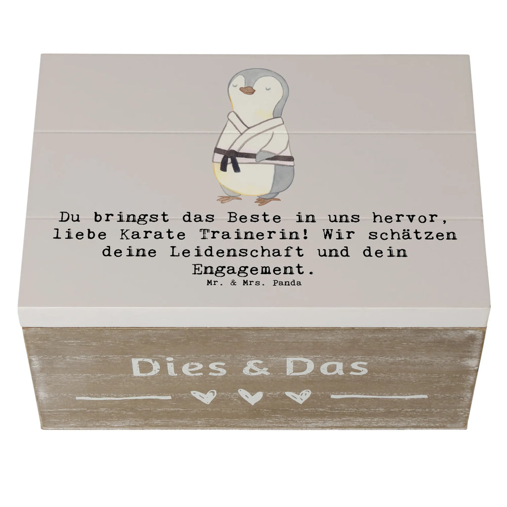 Holzkiste Karate Trainerin Holzkiste, Kiste, Schatzkiste, Truhe, Schatulle, XXL, Erinnerungsbox, Erinnerungskiste, Dekokiste, Aufbewahrungsbox, Geschenkbox, Geschenkdose, Geschenk, Sport, Sportart, Hobby, Schenken, Danke, Dankeschön, Auszeichnung, Gewinn, Sportler