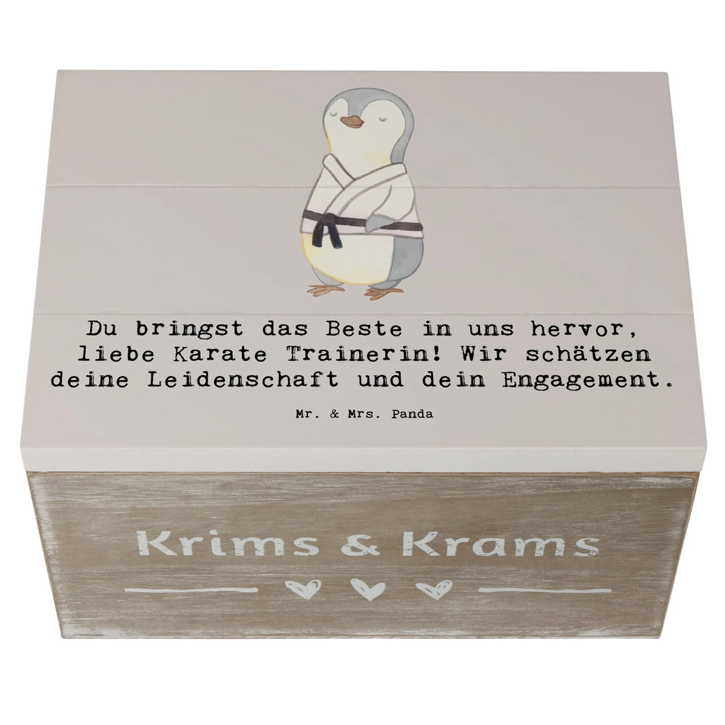 Holzkiste Karate Trainerin Holzkiste, Kiste, Schatzkiste, Truhe, Schatulle, XXL, Erinnerungsbox, Erinnerungskiste, Dekokiste, Aufbewahrungsbox, Geschenkbox, Geschenkdose, Geschenk, Sport, Sportart, Hobby, Schenken, Danke, Dankeschön, Auszeichnung, Gewinn, Sportler