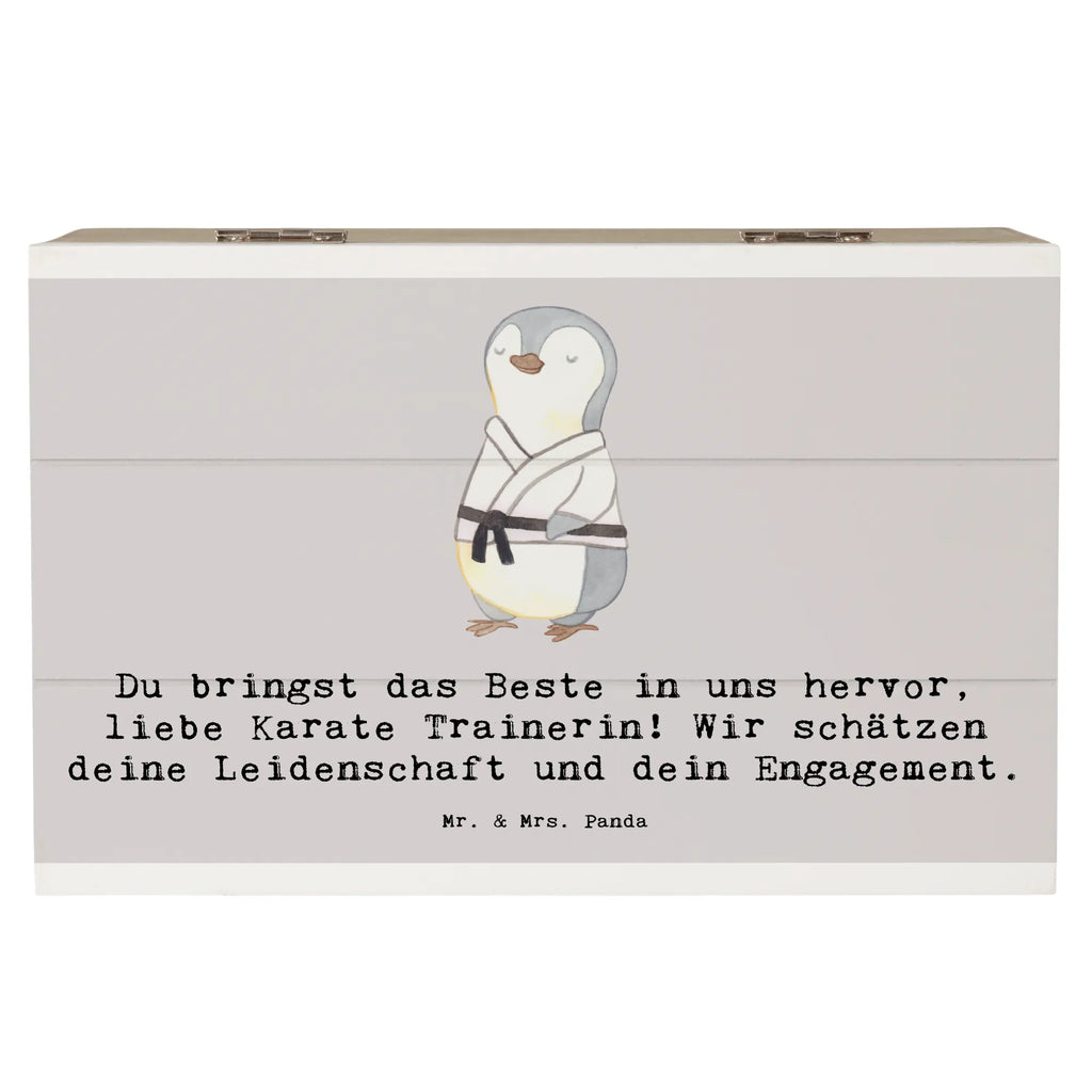 Holzkiste Karate Trainerin Holzkiste, Kiste, Schatzkiste, Truhe, Schatulle, XXL, Erinnerungsbox, Erinnerungskiste, Dekokiste, Aufbewahrungsbox, Geschenkbox, Geschenkdose, Geschenk, Sport, Sportart, Hobby, Schenken, Danke, Dankeschön, Auszeichnung, Gewinn, Sportler