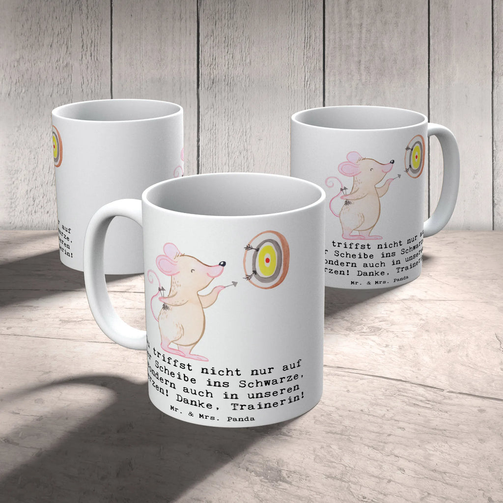 Tasse Darts Trainerin Tasse, Kaffeetasse, Teetasse, Becher, Kaffeebecher, Teebecher, Keramiktasse, Porzellantasse, Büro Tasse, Geschenk Tasse, Tasse Sprüche, Tasse Motive, Kaffeetassen, Tasse bedrucken, Designer Tasse, Cappuccino Tassen, Schöne Teetassen, Geschenk, Sport, Sportart, Hobby, Schenken, Danke, Dankeschön, Auszeichnung, Gewinn, Sportler