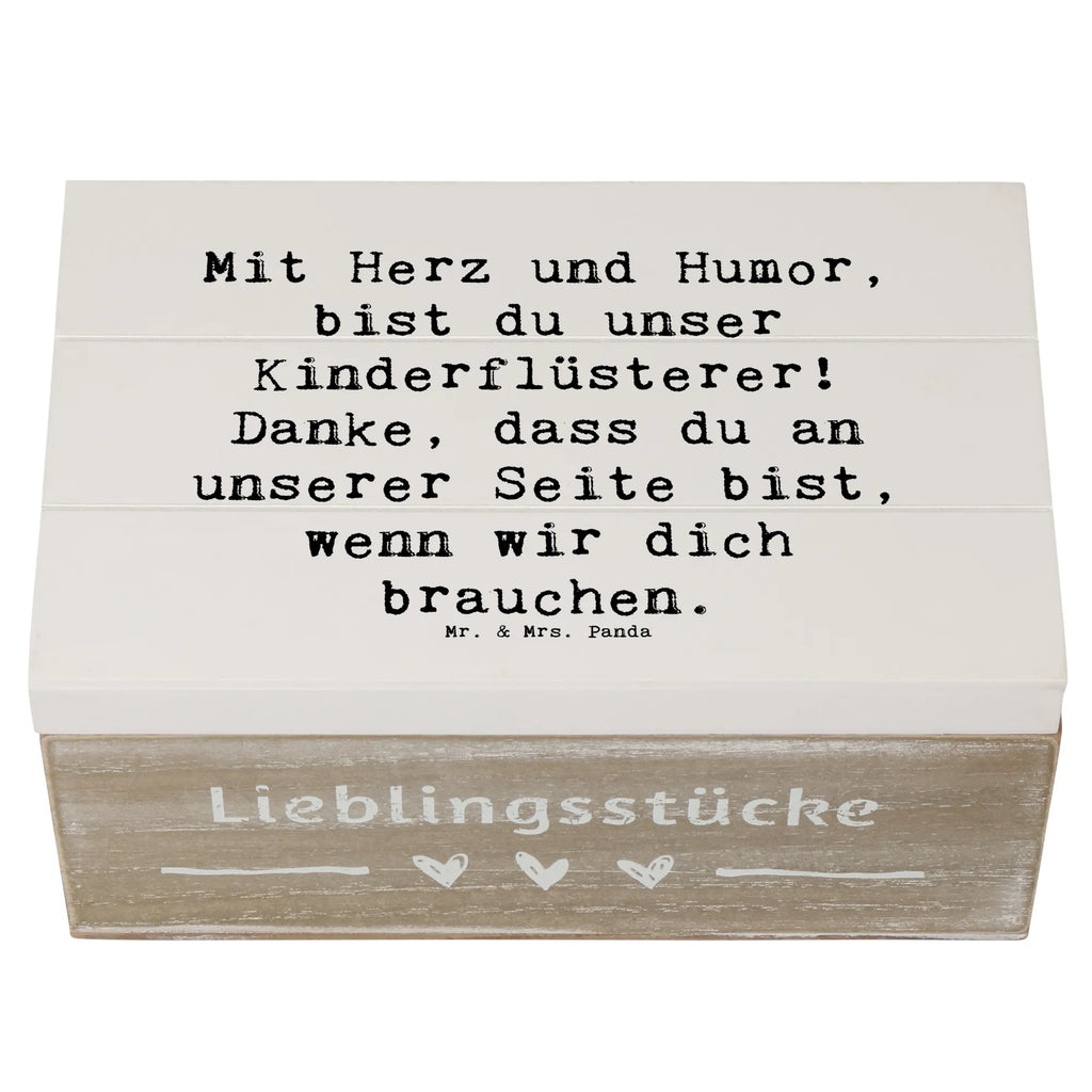 Holzkiste Mit Herz und Humor, bist du unser Kinderflüsterer! Danke, dass du an unserer Seite bist, wenn wir dich brauchen. Holzkiste, Kiste, Schatzkiste, Truhe, Schatulle, XXL, Erinnerungsbox, Erinnerungskiste, Dekokiste, Aufbewahrungsbox, Geschenkbox, Geschenkdose