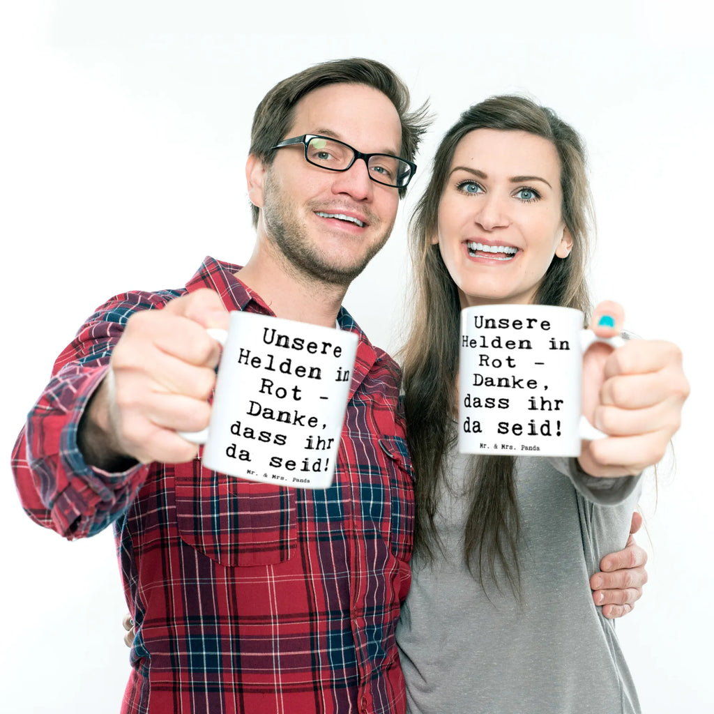 Tasse Unsere Helden in Rot - Danke, dass ihr da seid! Tasse, Kaffeetasse, Teetasse, Becher, Kaffeebecher, Teebecher, Keramiktasse, Porzellantasse, Büro Tasse, Geschenk Tasse, Tasse Sprüche, Tasse Motive, Kaffeetassen, Tasse bedrucken, Designer Tasse, Cappuccino Tassen, Schöne Teetassen