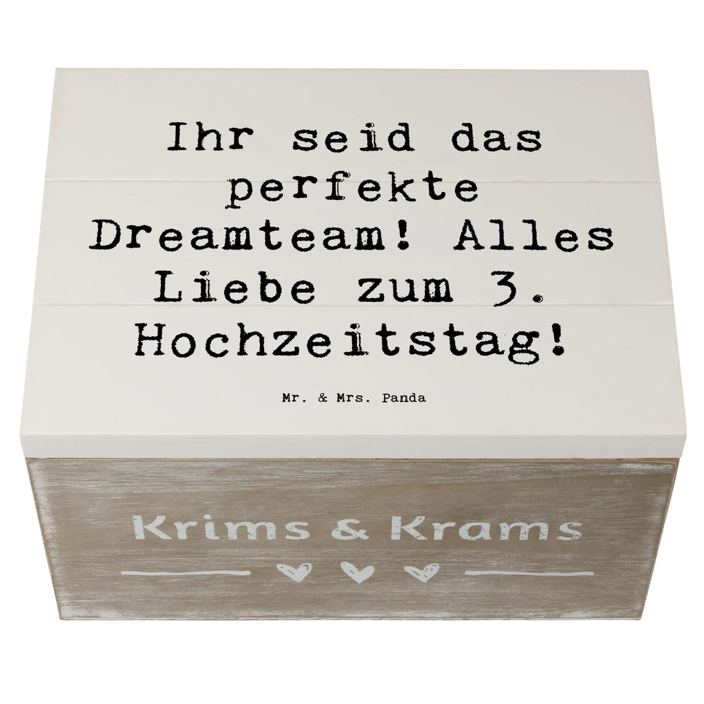 Holzkiste Spruch 3. Hochzeitstag Lederhochzeit Dreamteam Holzkiste, Kiste, Schatzkiste, Truhe, Schatulle, XXL, Erinnerungsbox, Erinnerungskiste, Dekokiste, Aufbewahrungsbox, Geschenkbox, Geschenkdose, Hochzeit, Hochzeitsgeschenk, Ehe, Hochzeitsfeier, Trauung, Trauungsgeschenk, Hochzeitskarte, Verlobungsfeier, Verlobungsgeschenk, Hochzeitsgeschenkideen, Hochzeitsgeschenke für Brautpaar