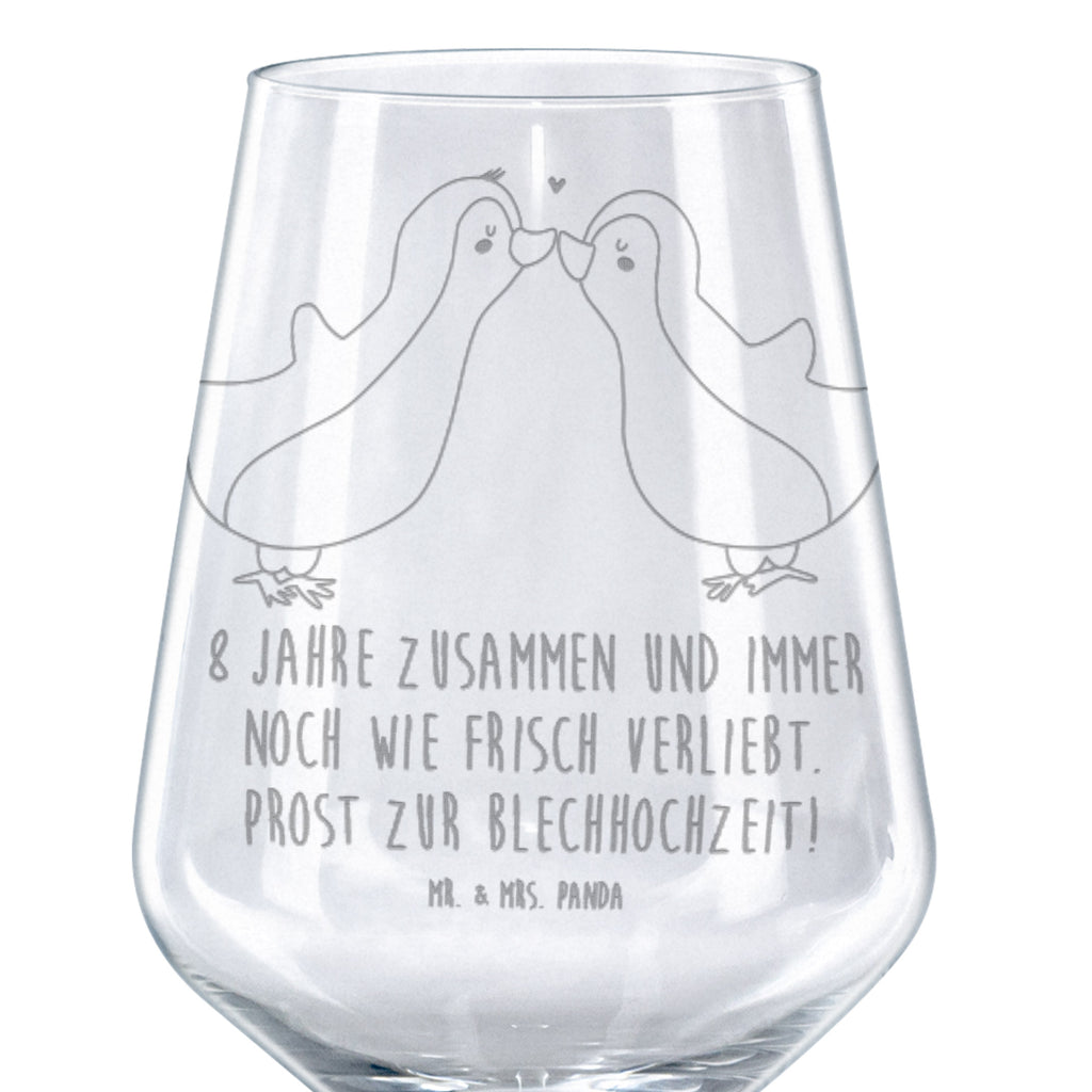 Rotwein Glas 8 Jahre zusammen und immer noch wie frisch verliebt. Prost zur Blechhochzeit! Rotweinglas, Weinglas, Rotwein Glas, Weinglas mit Gravur, Geschenk für Weinliebhaber, Spülmaschinenfeste Weingläser, Hochwertige Weinaccessoires, Hochzeit, Hochzeitsgeschenk, Ehe, Hochzeitsfeier, Trauung, Trauungsgeschenk, Hochzeitskarte, Verlobungsfeier, Verlobungsgeschenk, Hochzeitsgeschenkideen, Hochzeitsgeschenke für Brautpaar