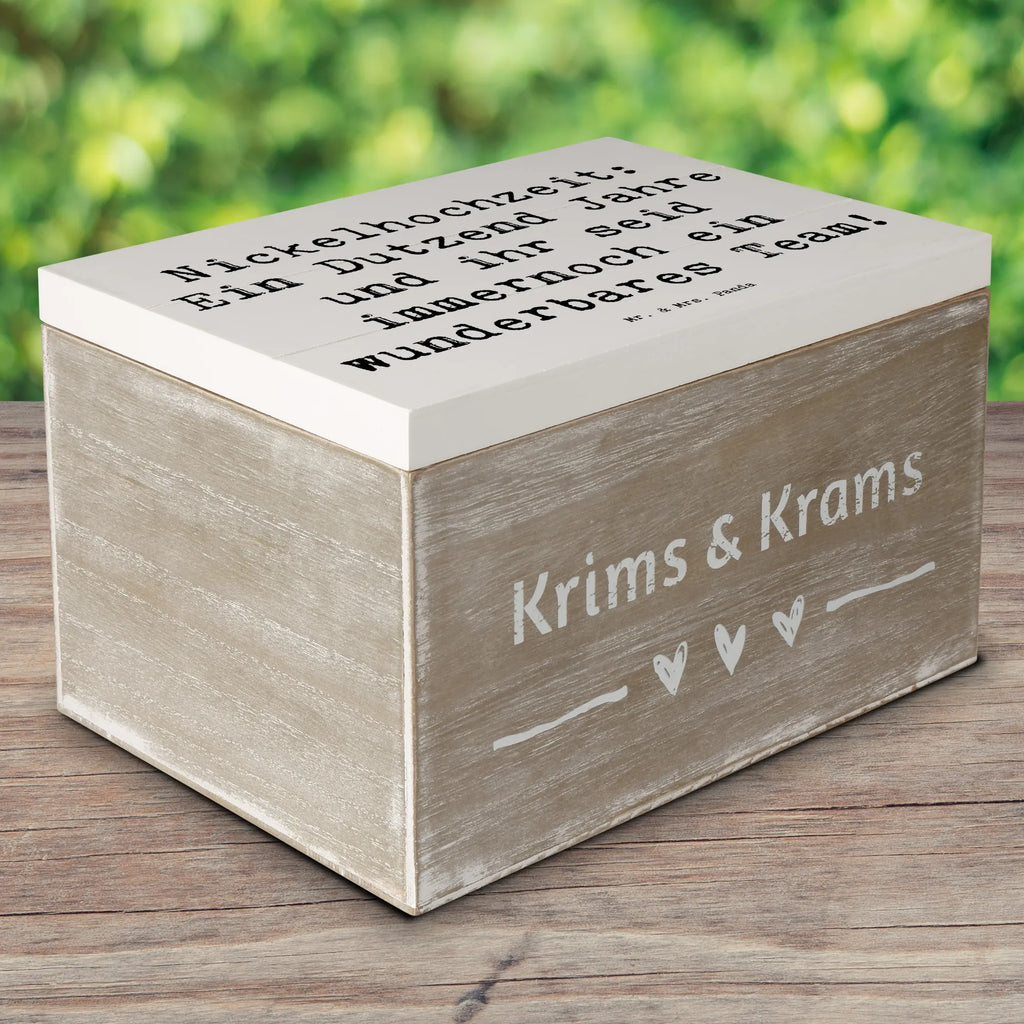 Holzkiste Spruch 12. Hochzeitstag Nickelhochzeit Holzkiste, Kiste, Schatzkiste, Truhe, Schatulle, XXL, Erinnerungsbox, Erinnerungskiste, Dekokiste, Aufbewahrungsbox, Geschenkbox, Geschenkdose, Hochzeit, Hochzeitsgeschenk, Ehe, Hochzeitsfeier, Trauung, Trauungsgeschenk, Hochzeitskarte, Verlobungsfeier, Verlobungsgeschenk, Hochzeitsgeschenkideen, Hochzeitsgeschenke für Brautpaar