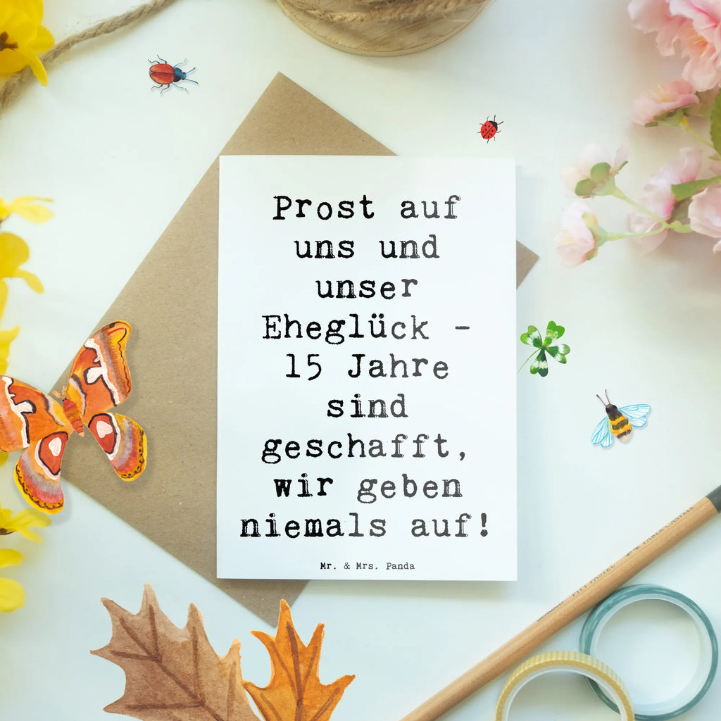 Grußkarte Prost auf uns und unser Eheglück - 15 Jahre sind geschafft, wir geben niemals auf! Grußkarte, Klappkarte, Einladungskarte, Glückwunschkarte, Hochzeitskarte, Geburtstagskarte, Karte, Ansichtskarten, Hochzeit, Hochzeitsgeschenk, Ehe, Hochzeitsfeier, Trauung, Trauungsgeschenk, Verlobungsfeier, Verlobungsgeschenk, Hochzeitsgeschenkideen, Hochzeitsgeschenke für Brautpaar