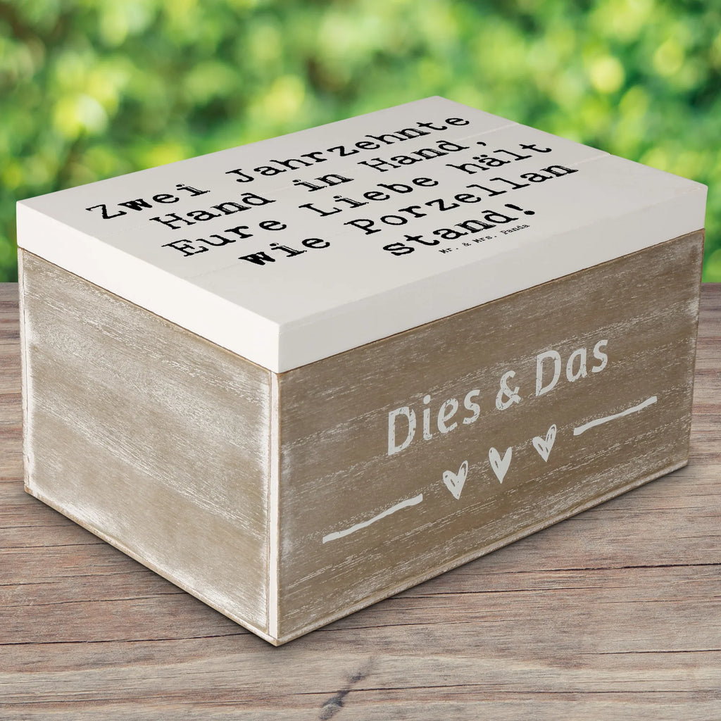 Holzkiste Spruch 20. Hochzeitstag Porzellanhochzeit Holzkiste, Kiste, Schatzkiste, Truhe, Schatulle, XXL, Erinnerungsbox, Erinnerungskiste, Dekokiste, Aufbewahrungsbox, Geschenkbox, Geschenkdose, Hochzeit, Hochzeitsgeschenk, Ehe, Hochzeitsfeier, Trauung, Trauungsgeschenk, Hochzeitskarte, Verlobungsfeier, Verlobungsgeschenk, Hochzeitsgeschenkideen, Hochzeitsgeschenke für Brautpaar