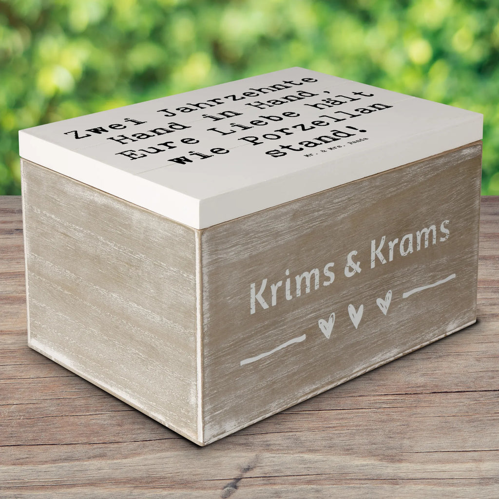 Holzkiste Spruch 20. Hochzeitstag Porzellanhochzeit Holzkiste, Kiste, Schatzkiste, Truhe, Schatulle, XXL, Erinnerungsbox, Erinnerungskiste, Dekokiste, Aufbewahrungsbox, Geschenkbox, Geschenkdose, Hochzeit, Hochzeitsgeschenk, Ehe, Hochzeitsfeier, Trauung, Trauungsgeschenk, Hochzeitskarte, Verlobungsfeier, Verlobungsgeschenk, Hochzeitsgeschenkideen, Hochzeitsgeschenke für Brautpaar