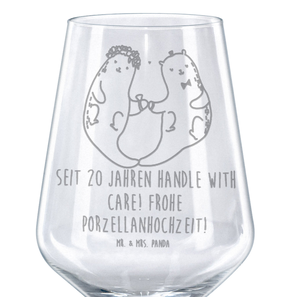 Rotwein Glas Seit 20 Jahren handle with care! Frohe Porzellanhochzeit! Rotweinglas, Weinglas, Rotwein Glas, Weinglas mit Gravur, Geschenk für Weinliebhaber, Spülmaschinenfeste Weingläser, Hochwertige Weinaccessoires, Hochzeit, Hochzeitsgeschenk, Ehe, Hochzeitsfeier, Trauung, Trauungsgeschenk, Hochzeitskarte, Verlobungsfeier, Verlobungsgeschenk, Hochzeitsgeschenkideen, Hochzeitsgeschenke für Brautpaar