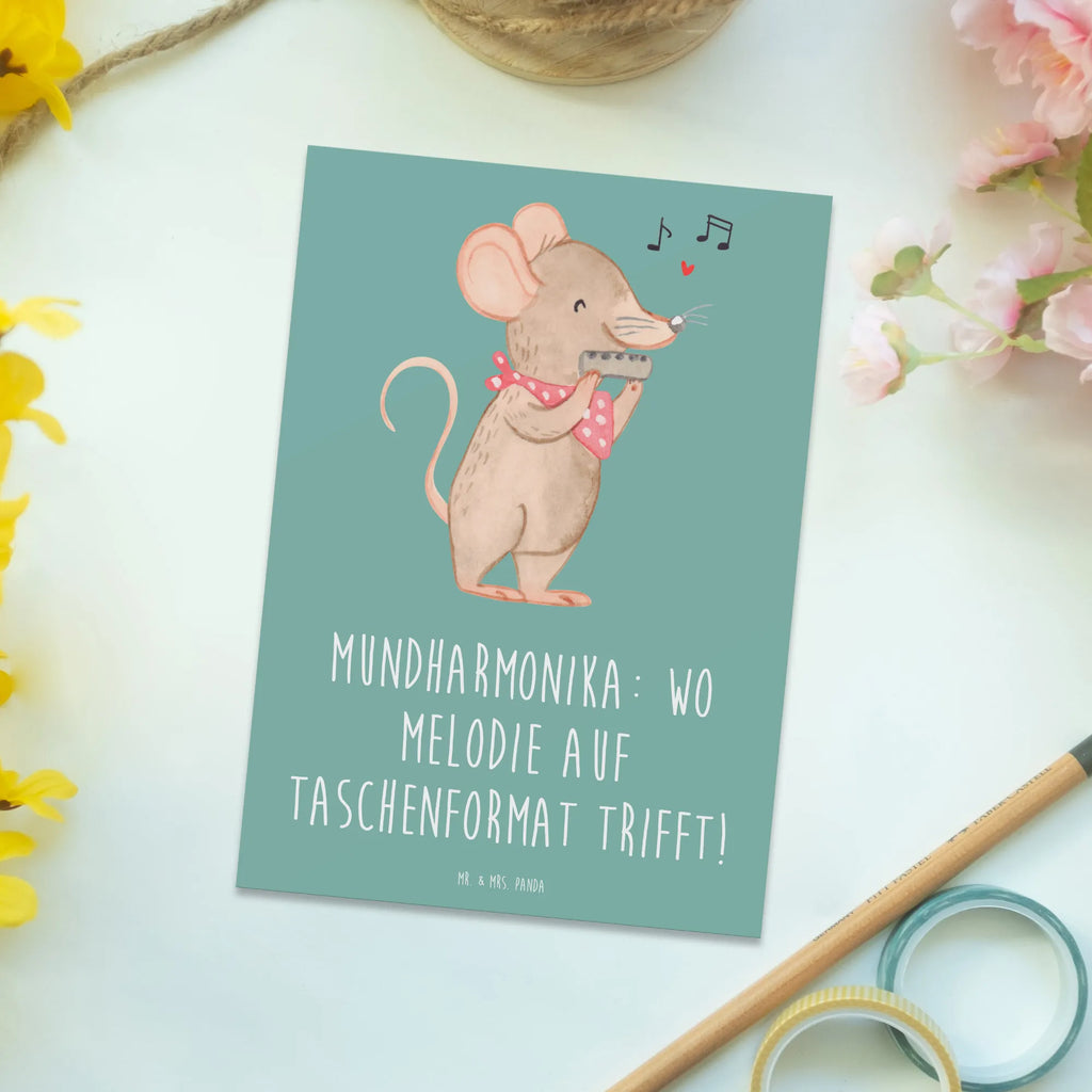 Postkarte Mundharmonika: Wo Melodie auf Taschenformat trifft! Postkarte, Karte, Geschenkkarte, Grußkarte, Einladung, Ansichtskarte, Geburtstagskarte, Einladungskarte, Dankeskarte, Ansichtskarten, Einladung Geburtstag, Einladungskarten Geburtstag, Instrumente, Geschenke Musiker, Musikliebhaber