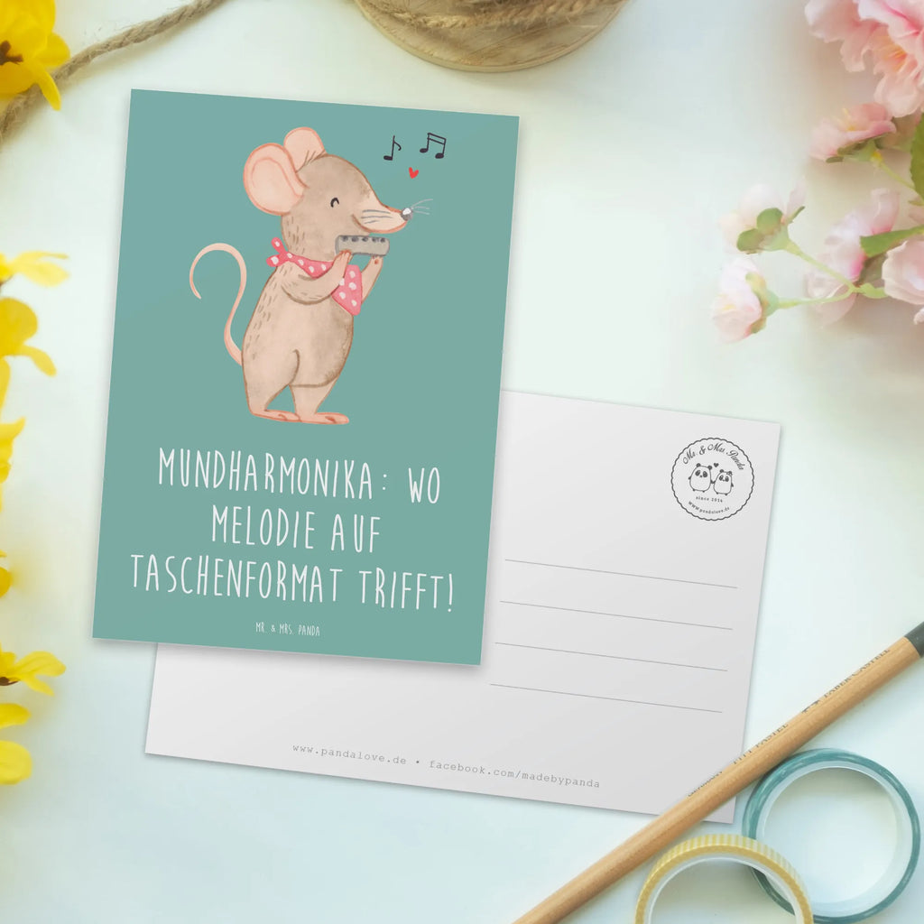 Postkarte Mundharmonika: Wo Melodie auf Taschenformat trifft! Postkarte, Karte, Geschenkkarte, Grußkarte, Einladung, Ansichtskarte, Geburtstagskarte, Einladungskarte, Dankeskarte, Ansichtskarten, Einladung Geburtstag, Einladungskarten Geburtstag, Instrumente, Geschenke Musiker, Musikliebhaber