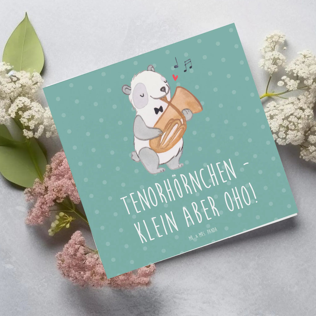 Deluxe Card Tenorhörnchen - klein aber oho! Karte, Grußkarte, Klappkarte, Einladungskarte, Glückwunschkarte, Hochzeitskarte, Geburtstagskarte, Hochwertige Grußkarte, Hochwertige Klappkarte, Instrumente, Geschenke Musiker, Musikliebhaber
