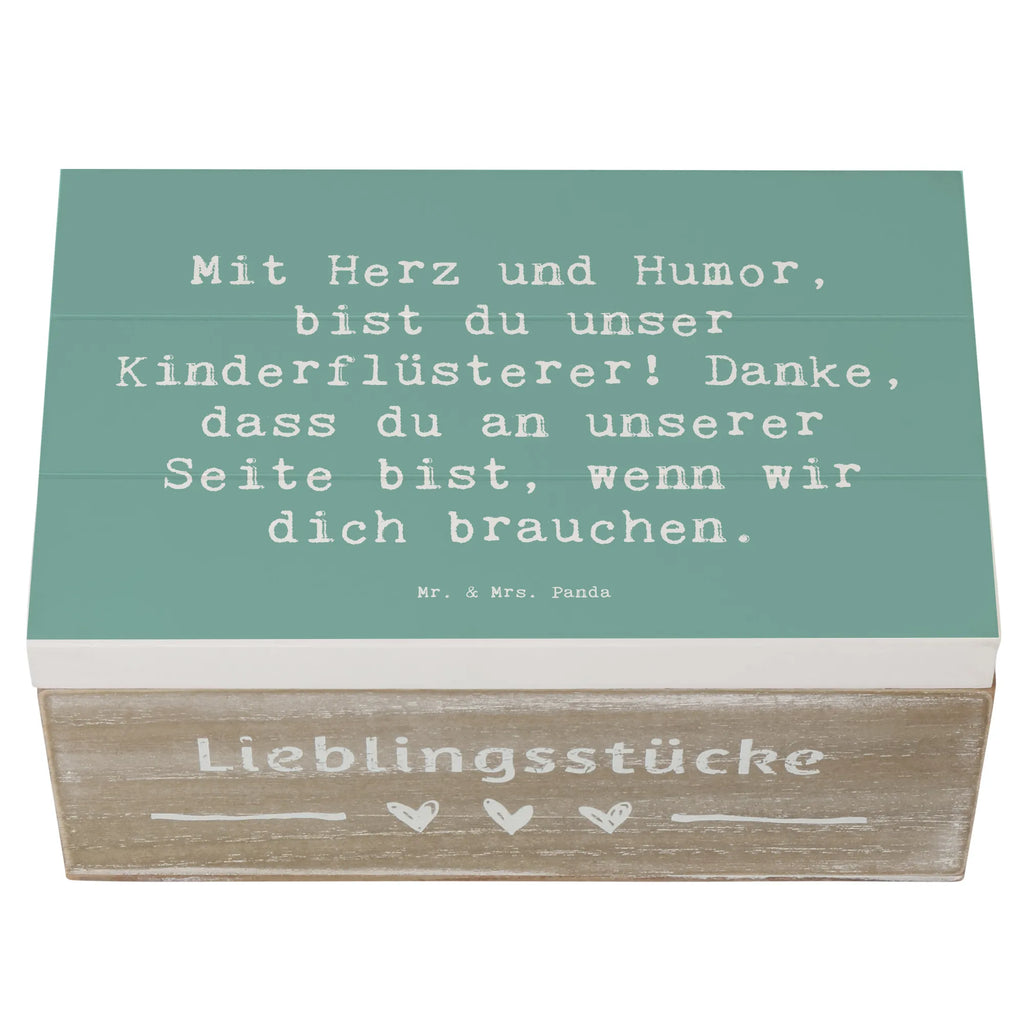 Holzkiste Mit Herz und Humor, bist du unser Kinderflüsterer! Danke, dass du an unserer Seite bist, wenn wir dich brauchen. Holzkiste, Kiste, Schatzkiste, Truhe, Schatulle, XXL, Erinnerungsbox, Erinnerungskiste, Dekokiste, Aufbewahrungsbox, Geschenkbox, Geschenkdose