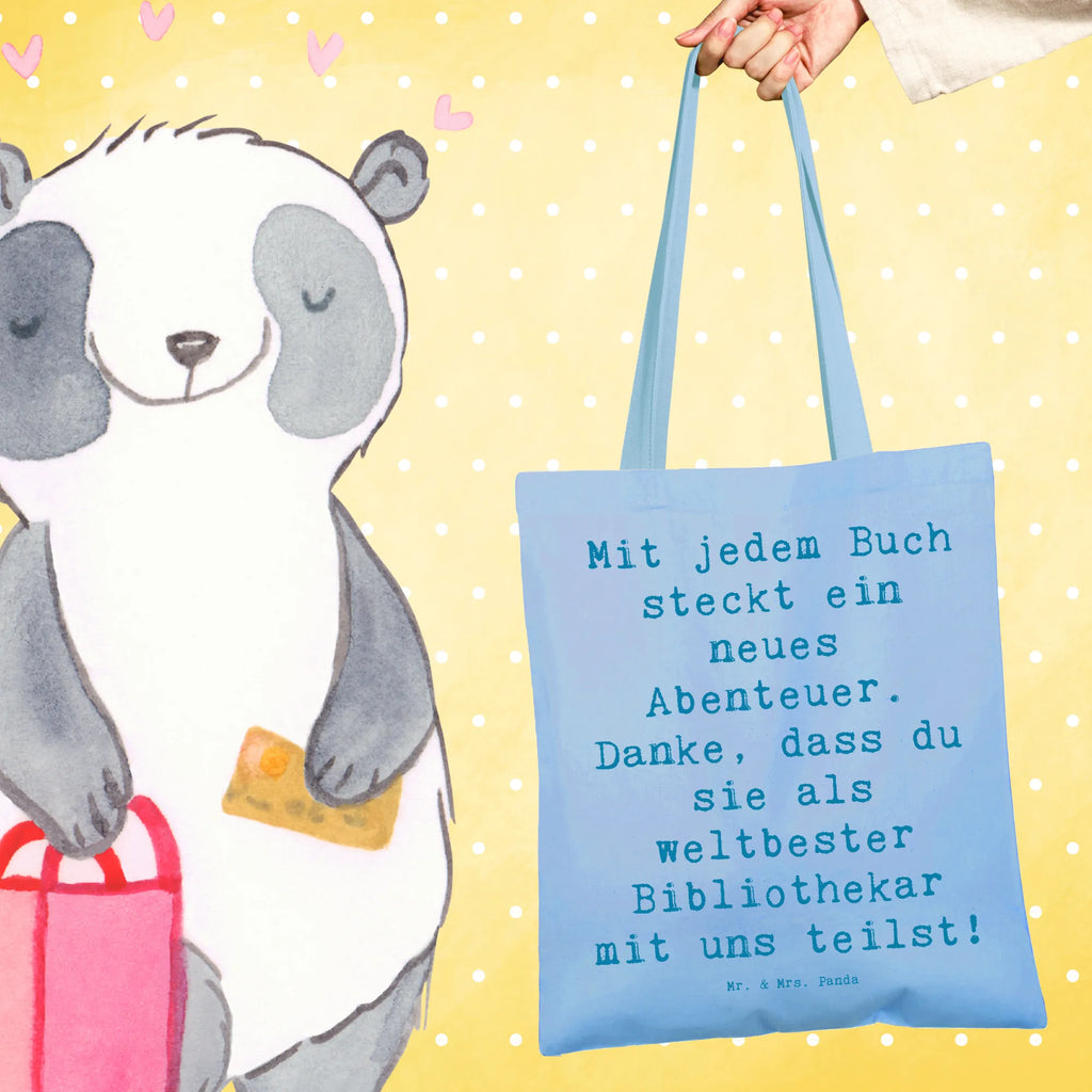 Tragetasche Mit jedem Buch steckt ein neues Abenteuer. Danke, dass du sie als weltbester Bibliothekar mit uns teilst! Beuteltasche, Beutel, Einkaufstasche, Jutebeutel, Stoffbeutel, Tasche, Shopper, Umhängetasche, Strandtasche, Schultertasche, Stofftasche, Tragetasche, Badetasche, Jutetasche, Einkaufstüte, Laptoptasche