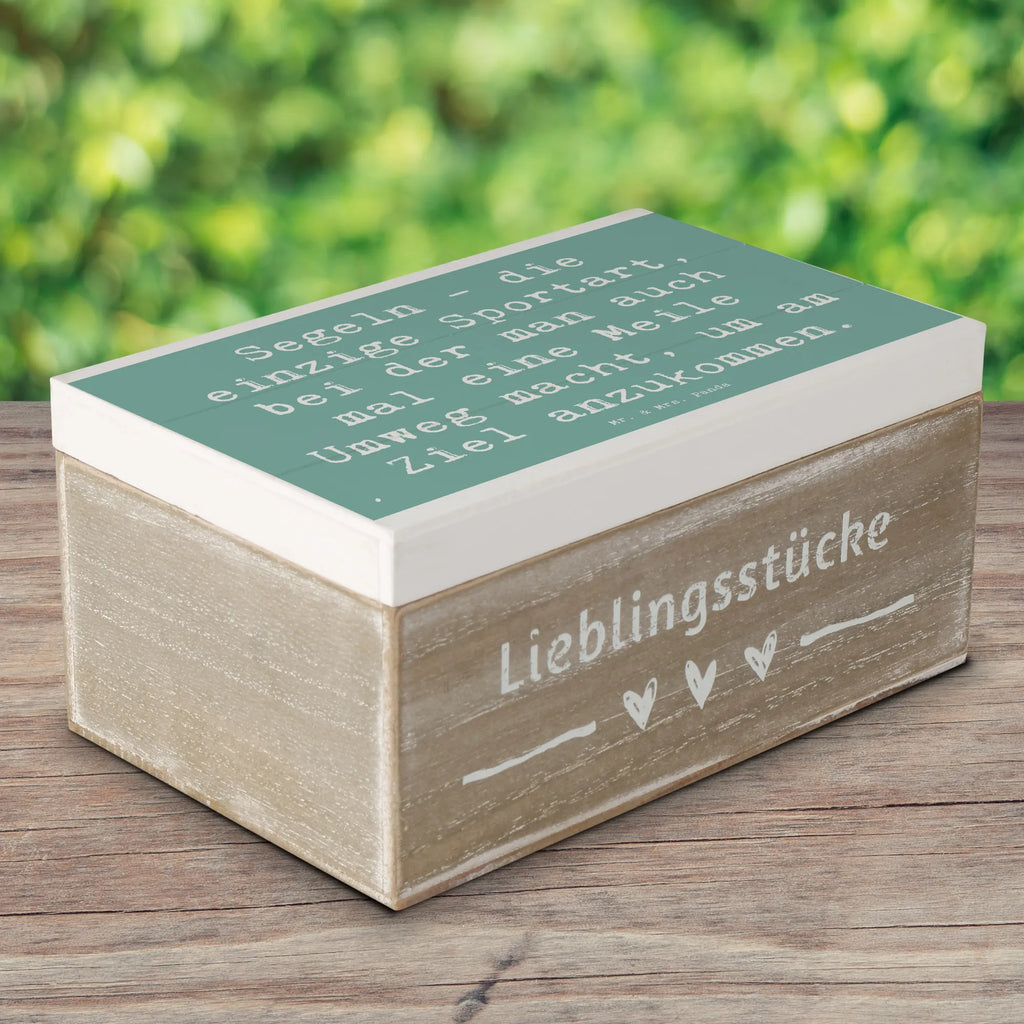 Holzkiste Spruch Segeln Umweg Holzkiste, Kiste, Schatzkiste, Truhe, Schatulle, XXL, Erinnerungsbox, Erinnerungskiste, Dekokiste, Aufbewahrungsbox, Geschenkbox, Geschenkdose, Geschenk, Sport, Sportart, Hobby, Schenken, Danke, Dankeschön, Auszeichnung, Gewinn, Sportler