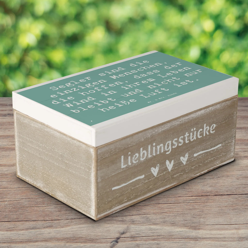 Holzkiste Spruch Segeln Lebenswind Holzkiste, Kiste, Schatzkiste, Truhe, Schatulle, XXL, Erinnerungsbox, Erinnerungskiste, Dekokiste, Aufbewahrungsbox, Geschenkbox, Geschenkdose, Geschenk, Sport, Sportart, Hobby, Schenken, Danke, Dankeschön, Auszeichnung, Gewinn, Sportler