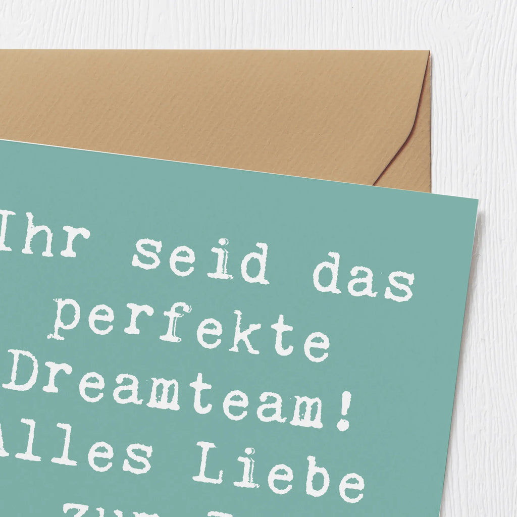 Deluxe Karte Spruch 3. Hochzeitstag Lederhochzeit Dreamteam Karte, Grußkarte, Klappkarte, Einladungskarte, Glückwunschkarte, Hochzeitskarte, Geburtstagskarte, Hochwertige Grußkarte, Hochwertige Klappkarte, Hochzeit, Hochzeitsgeschenk, Ehe, Hochzeitsfeier, Trauung, Trauungsgeschenk, Verlobungsfeier, Verlobungsgeschenk, Hochzeitsgeschenkideen, Hochzeitsgeschenke für Brautpaar