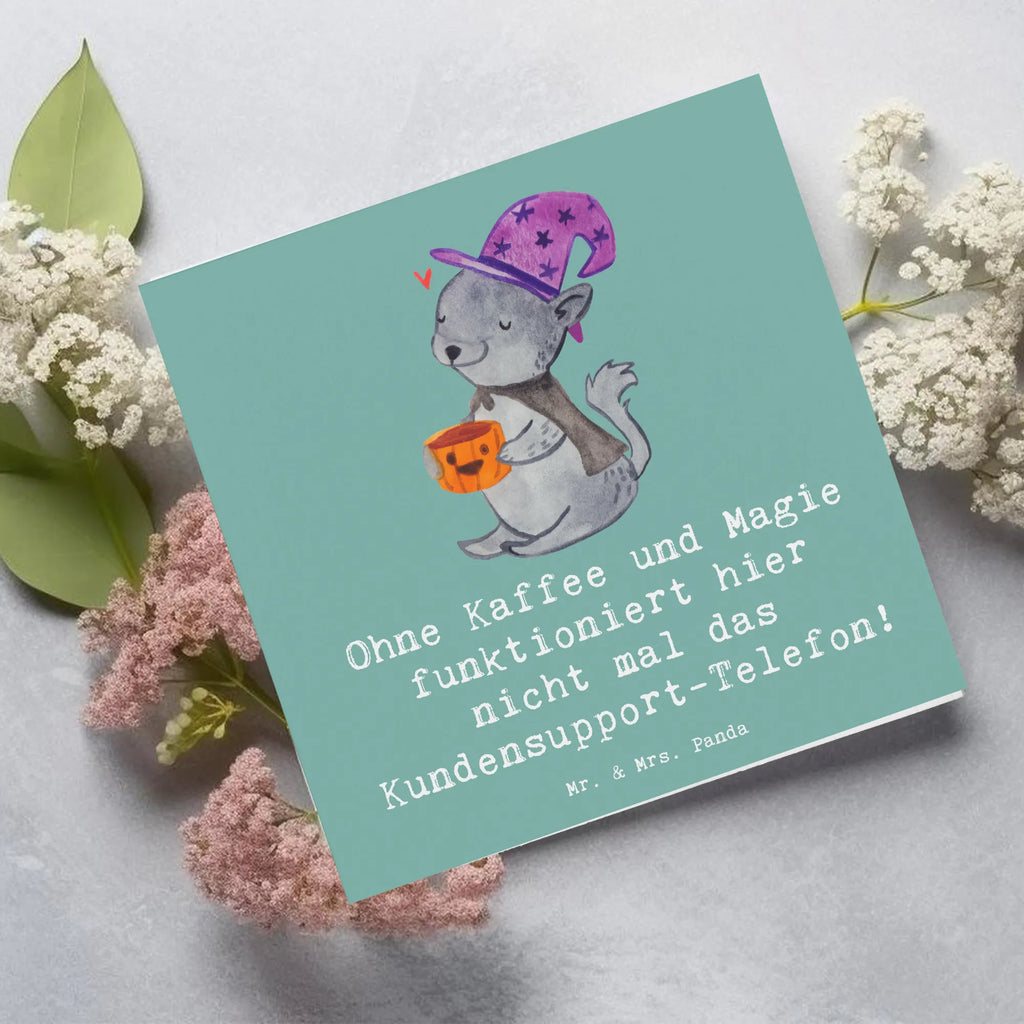 Deluxe Card Ohne Kaffee und Magie funktioniert hier nicht mal das Kundensupport-Telefon! Karte, Grußkarte, Klappkarte, Einladungskarte, Glückwunschkarte, Hochzeitskarte, Geburtstagskarte, Hochwertige Grußkarte, Hochwertige Klappkarte, Beruf, Ausbildung, Jubiläum, Abschied, Rente, Kollege, Kollegin, Geschenk, Schenken, Arbeitskollege, Mitarbeiter, Firma, Danke, Dankeschön