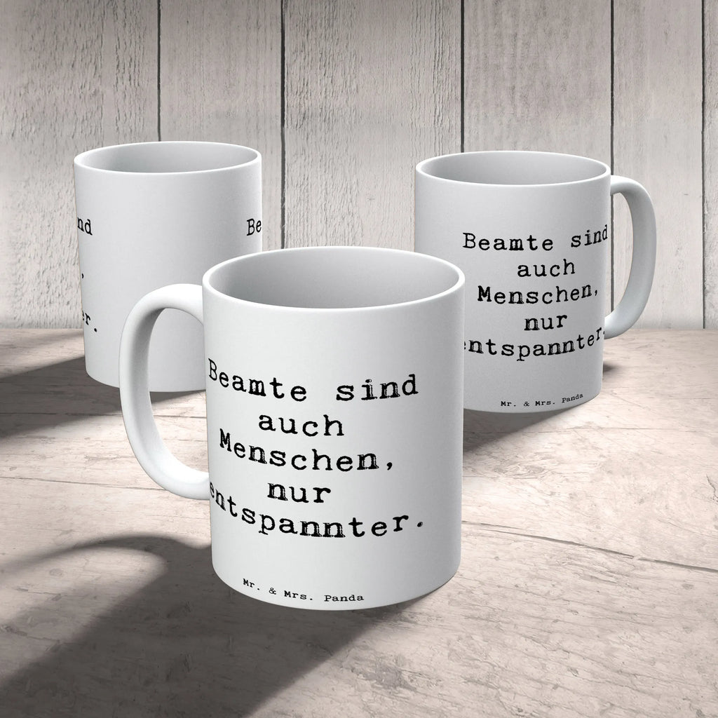 Tasse Spruch Beamtin Entspannt Tasse, Kaffeetasse, Teetasse, Becher, Kaffeebecher, Teebecher, Keramiktasse, Porzellantasse, Büro Tasse, Geschenk Tasse, Tasse Sprüche, Tasse Motive, Kaffeetassen, Tasse bedrucken, Designer Tasse, Cappuccino Tassen, Schöne Teetassen, Beruf, Ausbildung, Jubiläum, Abschied, Rente, Kollege, Kollegin, Geschenk, Schenken, Arbeitskollege, Mitarbeiter, Firma, Danke, Dankeschön