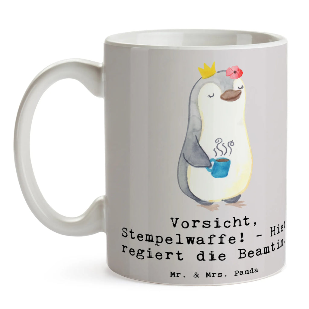 Tasse Beamtin Stempelwaffe Tasse, Kaffeetasse, Teetasse, Becher, Kaffeebecher, Teebecher, Keramiktasse, Porzellantasse, Büro Tasse, Geschenk Tasse, Tasse Sprüche, Tasse Motive, Kaffeetassen, Tasse bedrucken, Designer Tasse, Cappuccino Tassen, Schöne Teetassen, Beruf, Ausbildung, Jubiläum, Abschied, Rente, Kollege, Kollegin, Geschenk, Schenken, Arbeitskollege, Mitarbeiter, Firma, Danke, Dankeschön