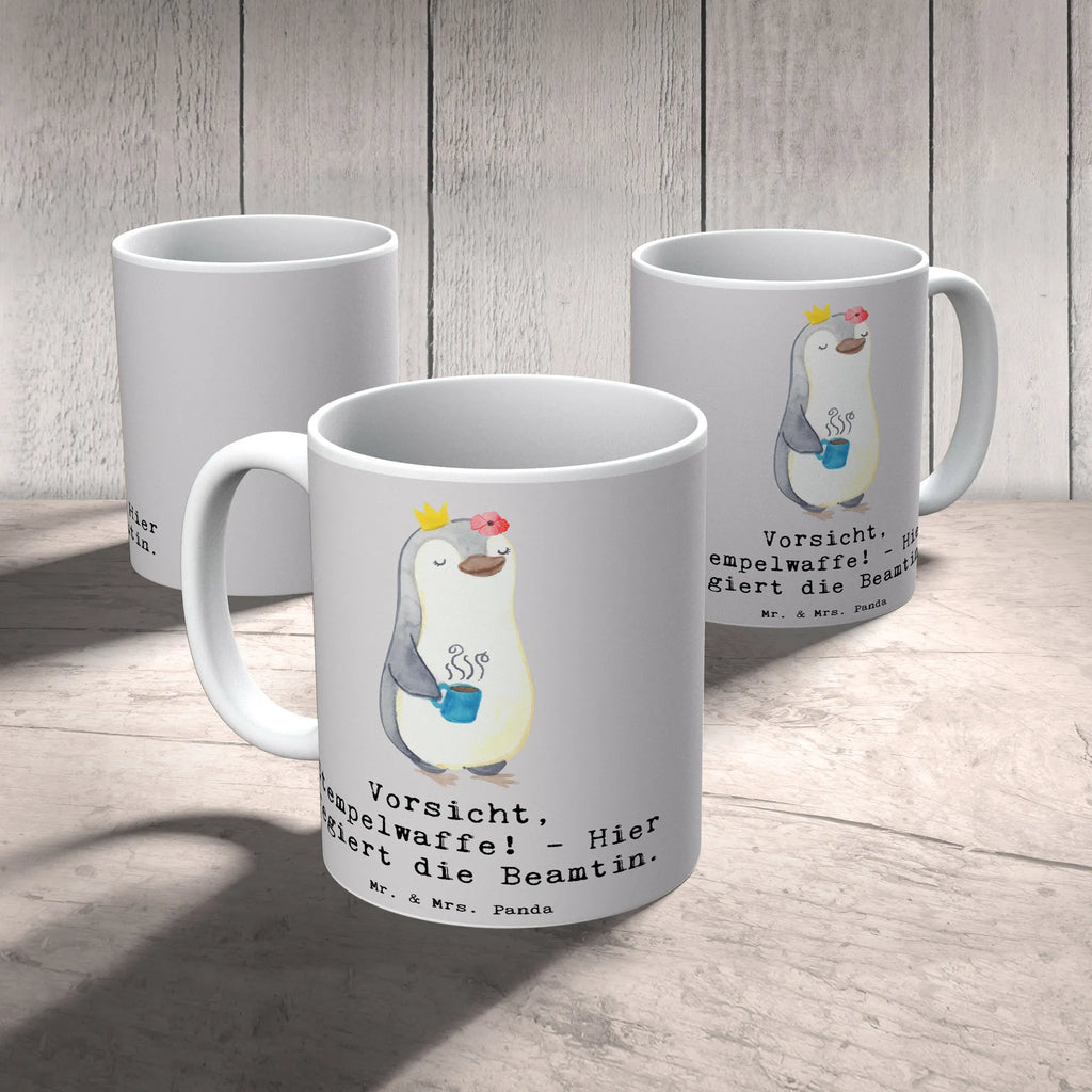 Tasse Beamtin Stempelwaffe Tasse, Kaffeetasse, Teetasse, Becher, Kaffeebecher, Teebecher, Keramiktasse, Porzellantasse, Büro Tasse, Geschenk Tasse, Tasse Sprüche, Tasse Motive, Kaffeetassen, Tasse bedrucken, Designer Tasse, Cappuccino Tassen, Schöne Teetassen, Beruf, Ausbildung, Jubiläum, Abschied, Rente, Kollege, Kollegin, Geschenk, Schenken, Arbeitskollege, Mitarbeiter, Firma, Danke, Dankeschön