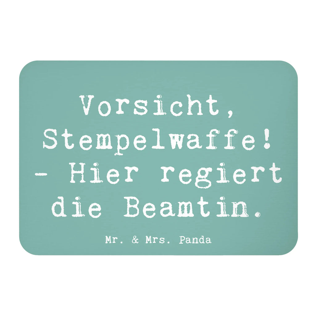 Magnet Spruch Beamtin Stempelwaffe Kühlschrankmagnet, Pinnwandmagnet, Souvenir Magnet, Motivmagnete, Dekomagnet, Whiteboard Magnet, Notiz Magnet, Kühlschrank Dekoration, Beruf, Ausbildung, Jubiläum, Abschied, Rente, Kollege, Kollegin, Geschenk, Schenken, Arbeitskollege, Mitarbeiter, Firma, Danke, Dankeschön