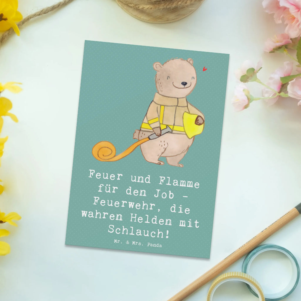 Postkarte Feuerwehrmann Helden Postkarte, Karte, Geschenkkarte, Grußkarte, Einladung, Ansichtskarte, Geburtstagskarte, Einladungskarte, Dankeskarte, Ansichtskarten, Einladung Geburtstag, Einladungskarten Geburtstag, Beruf, Ausbildung, Jubiläum, Abschied, Rente, Kollege, Kollegin, Geschenk, Schenken, Arbeitskollege, Mitarbeiter, Firma, Danke, Dankeschön