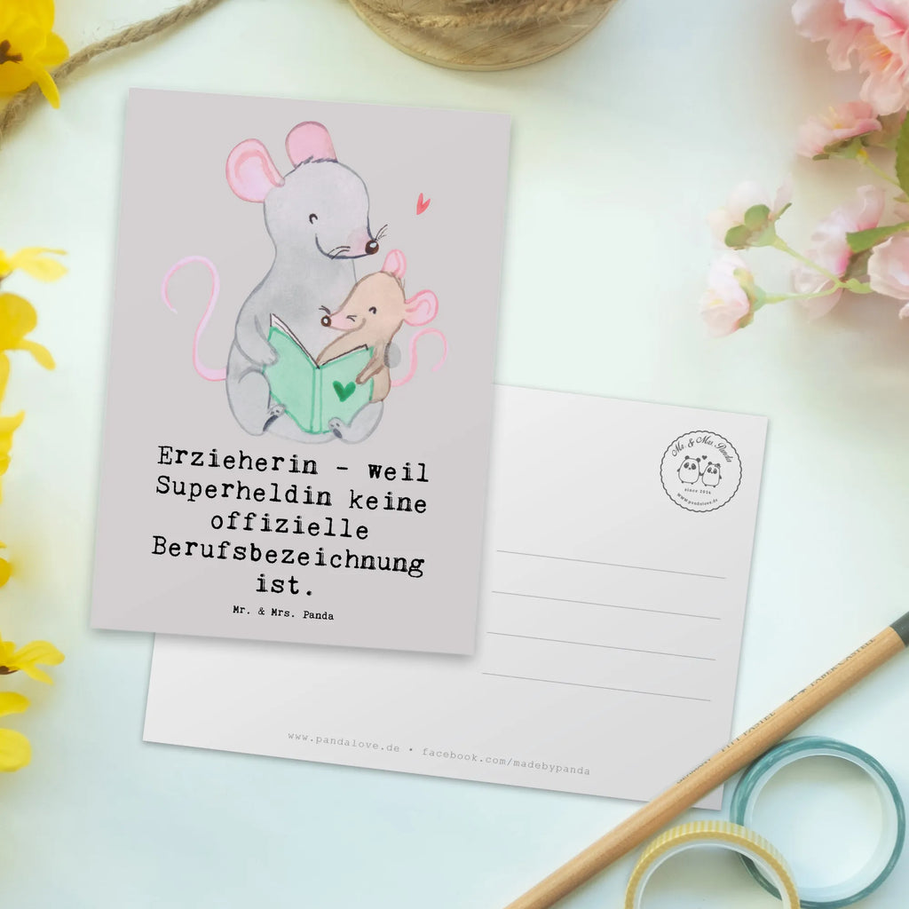 Postkarte Erzieherin Superheldin Postkarte, Karte, Geschenkkarte, Grußkarte, Einladung, Ansichtskarte, Geburtstagskarte, Einladungskarte, Dankeskarte, Ansichtskarten, Einladung Geburtstag, Einladungskarten Geburtstag, Beruf, Ausbildung, Jubiläum, Abschied, Rente, Kollege, Kollegin, Geschenk, Schenken, Arbeitskollege, Mitarbeiter, Firma, Danke, Dankeschön