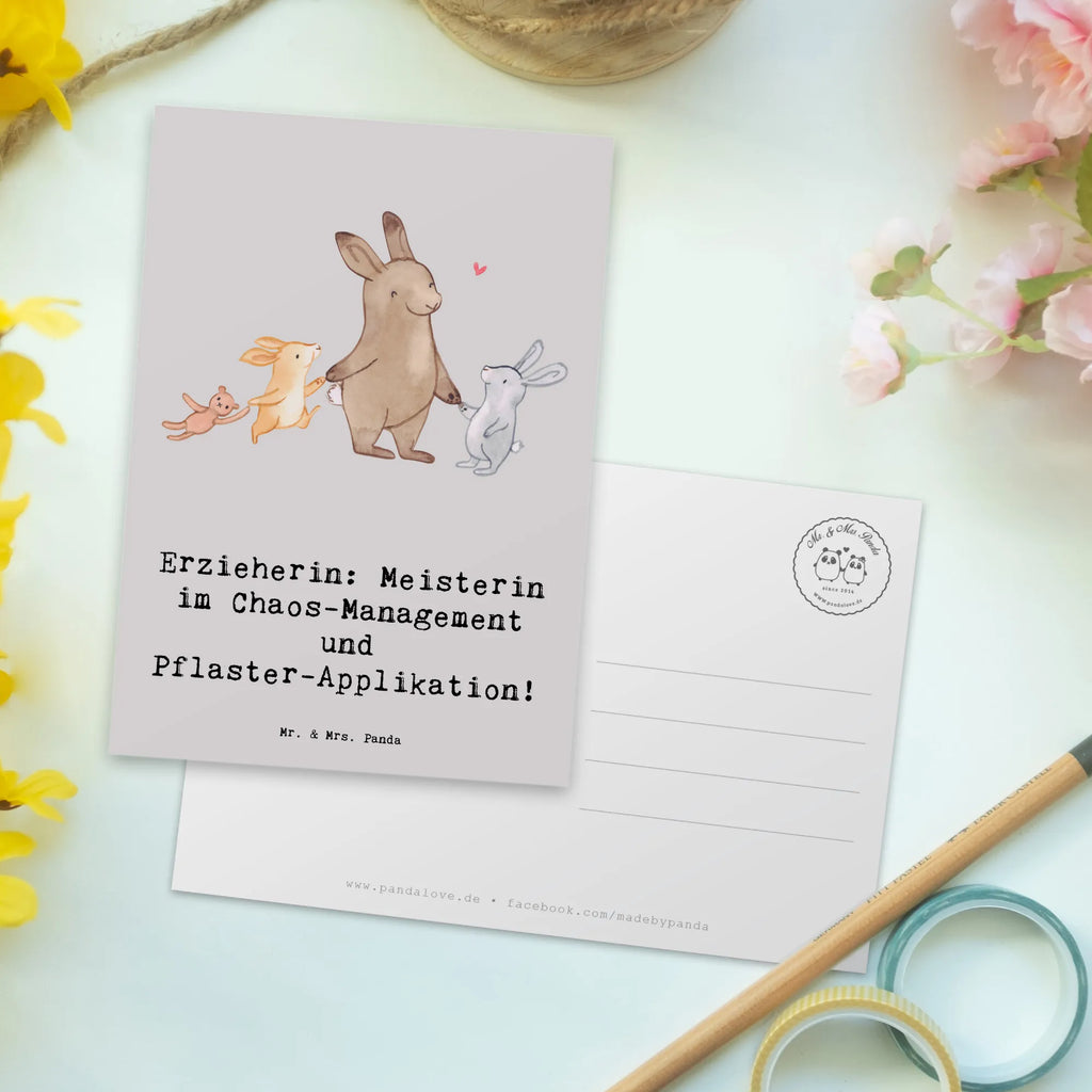 Postkarte Erzieherin Chaos-Management Postkarte, Karte, Geschenkkarte, Grußkarte, Einladung, Ansichtskarte, Geburtstagskarte, Einladungskarte, Dankeskarte, Ansichtskarten, Einladung Geburtstag, Einladungskarten Geburtstag, Beruf, Ausbildung, Jubiläum, Abschied, Rente, Kollege, Kollegin, Geschenk, Schenken, Arbeitskollege, Mitarbeiter, Firma, Danke, Dankeschön