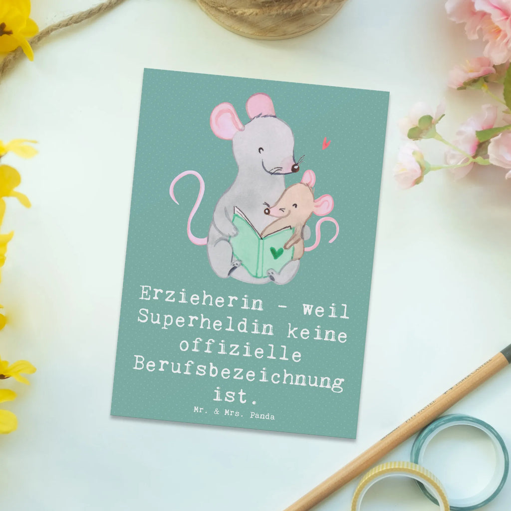 Postkarte Erzieherin Superheldin Postkarte, Karte, Geschenkkarte, Grußkarte, Einladung, Ansichtskarte, Geburtstagskarte, Einladungskarte, Dankeskarte, Ansichtskarten, Einladung Geburtstag, Einladungskarten Geburtstag, Beruf, Ausbildung, Jubiläum, Abschied, Rente, Kollege, Kollegin, Geschenk, Schenken, Arbeitskollege, Mitarbeiter, Firma, Danke, Dankeschön