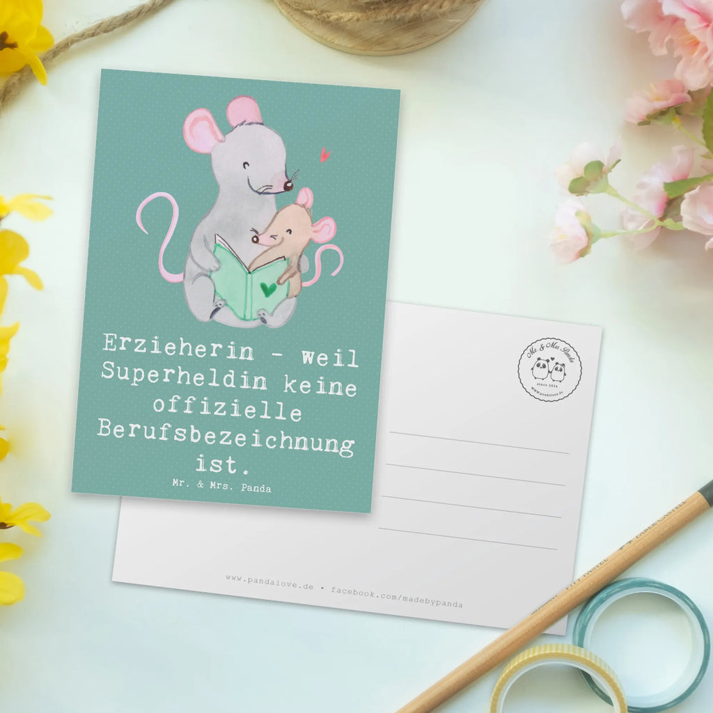 Postkarte Erzieherin Superheldin Postkarte, Karte, Geschenkkarte, Grußkarte, Einladung, Ansichtskarte, Geburtstagskarte, Einladungskarte, Dankeskarte, Ansichtskarten, Einladung Geburtstag, Einladungskarten Geburtstag, Beruf, Ausbildung, Jubiläum, Abschied, Rente, Kollege, Kollegin, Geschenk, Schenken, Arbeitskollege, Mitarbeiter, Firma, Danke, Dankeschön