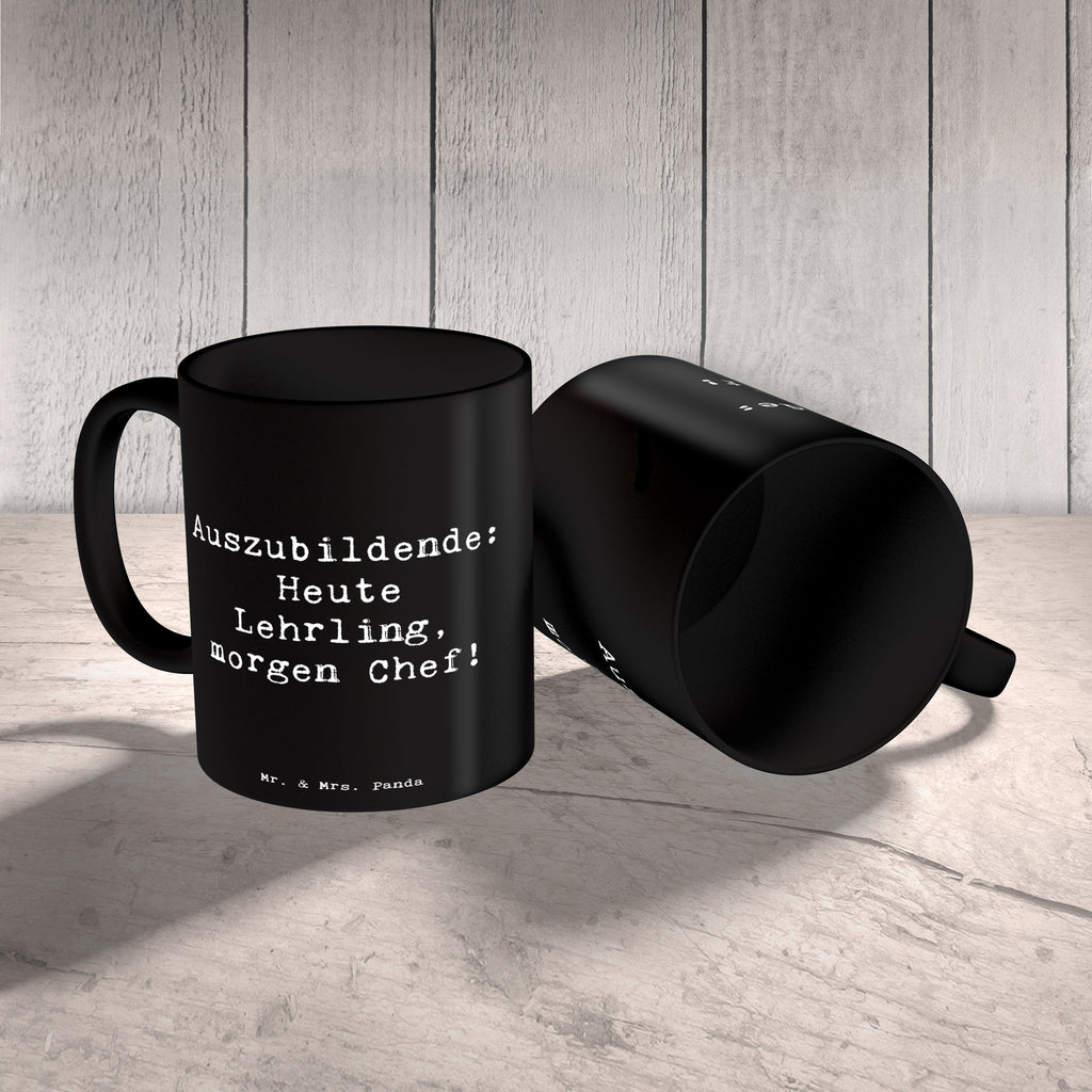 Tasse Spruch Auszubildende Chef Tasse, Kaffeetasse, Teetasse, Becher, Kaffeebecher, Teebecher, Keramiktasse, Porzellantasse, Büro Tasse, Geschenk Tasse, Tasse Sprüche, Tasse Motive, Kaffeetassen, Tasse bedrucken, Designer Tasse, Cappuccino Tassen, Schöne Teetassen, Beruf, Ausbildung, Jubiläum, Abschied, Rente, Kollege, Kollegin, Geschenk, Schenken, Arbeitskollege, Mitarbeiter, Firma, Danke, Dankeschön