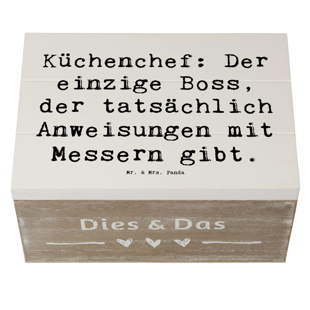 Holzkiste Spruch Küchenchef: Der einzige Boss, der tatsächlich Anweisungen mit Messern gibt. Holzkiste, Kiste, Schatzkiste, Truhe, Schatulle, XXL, Erinnerungsbox, Erinnerungskiste, Dekokiste, Aufbewahrungsbox, Geschenkbox, Geschenkdose, Beruf, Ausbildung, Jubiläum, Abschied, Rente, Kollege, Kollegin, Geschenk, Schenken, Arbeitskollege, Mitarbeiter, Firma, Danke, Dankeschön