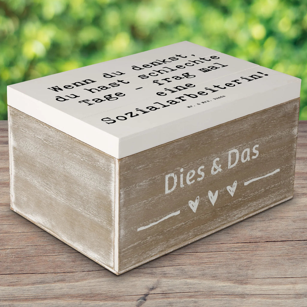 Holzkiste Spruch Sozialarbeiterin Stärketage Holzkiste, Kiste, Schatzkiste, Truhe, Schatulle, XXL, Erinnerungsbox, Erinnerungskiste, Dekokiste, Aufbewahrungsbox, Geschenkbox, Geschenkdose, Beruf, Ausbildung, Jubiläum, Abschied, Rente, Kollege, Kollegin, Geschenk, Schenken, Arbeitskollege, Mitarbeiter, Firma, Danke, Dankeschön